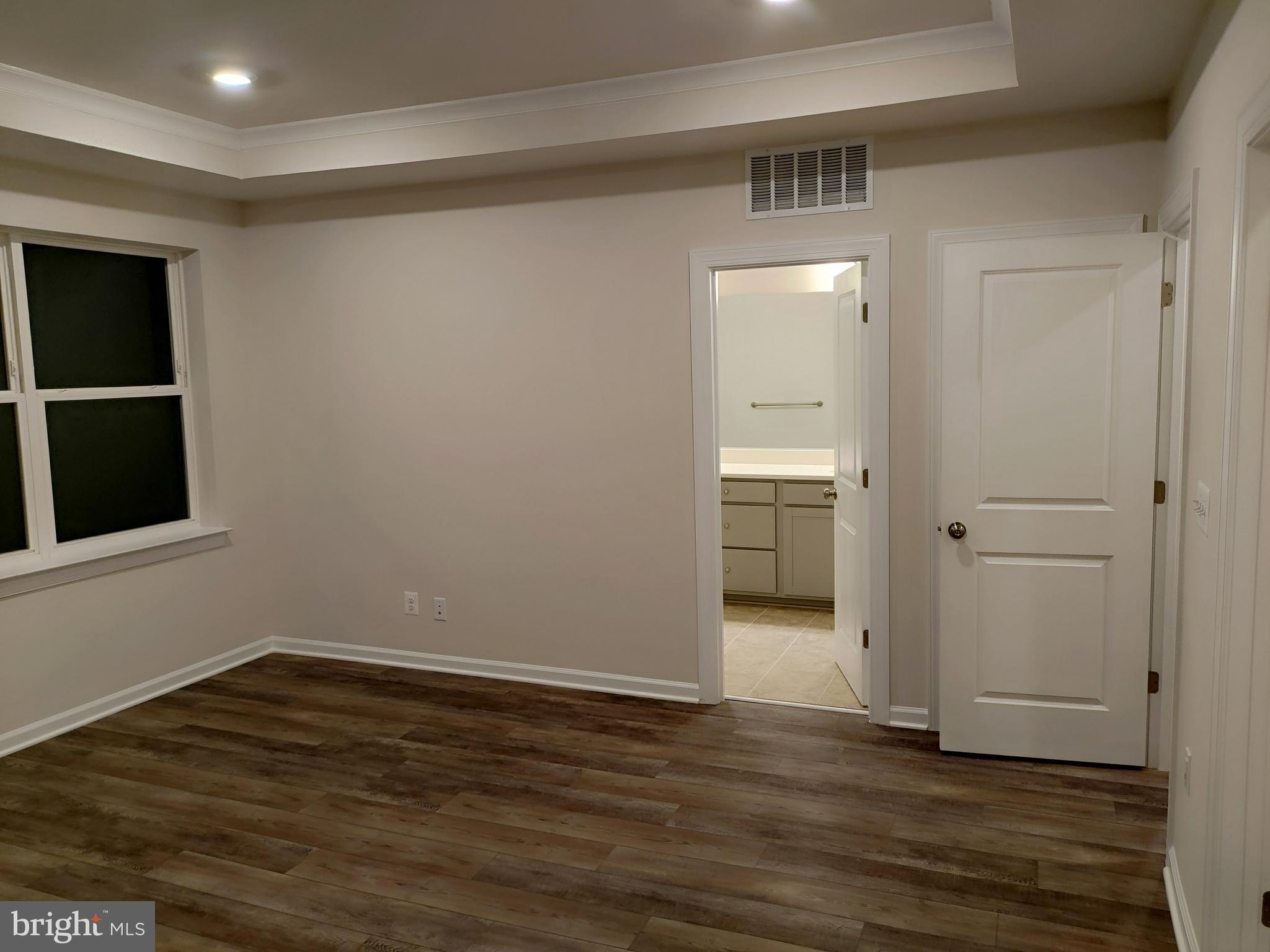 METRO WALK AT MOOREFIELD STATION - Residential Lease