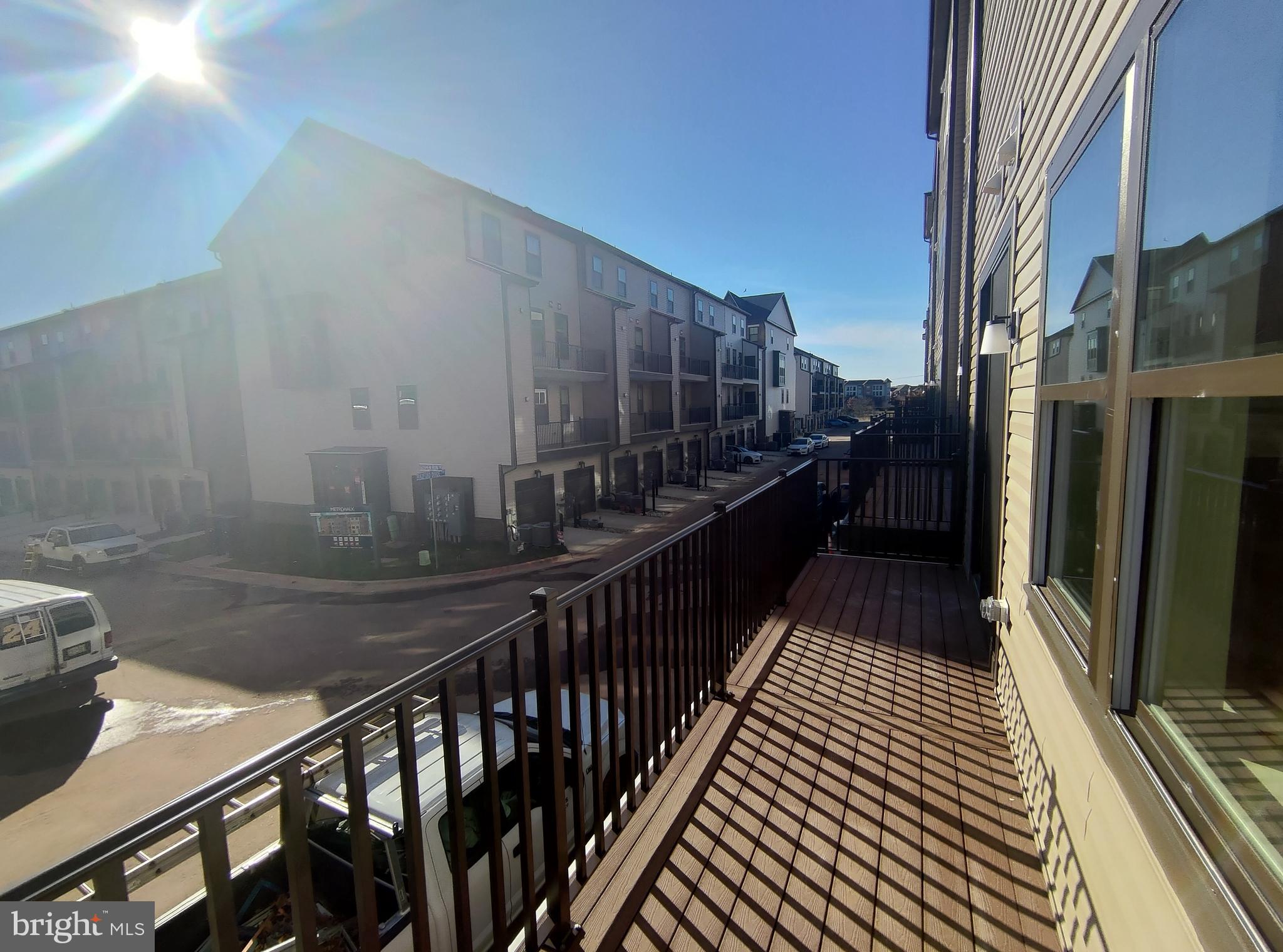 METRO WALK AT MOOREFIELD STATION - Residential Lease