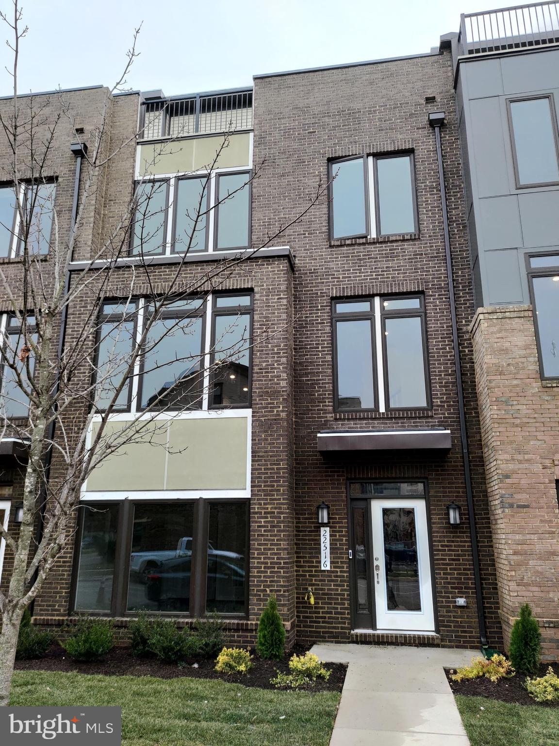 METRO WALK AT MOOREFIELD STATION - Residential Lease