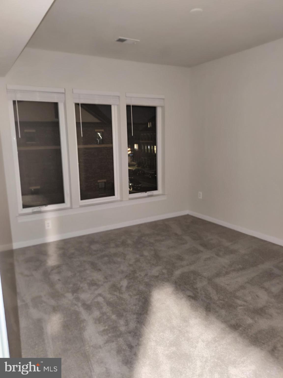 METRO WALK AT MOOREFIELD STATION - Residential Lease