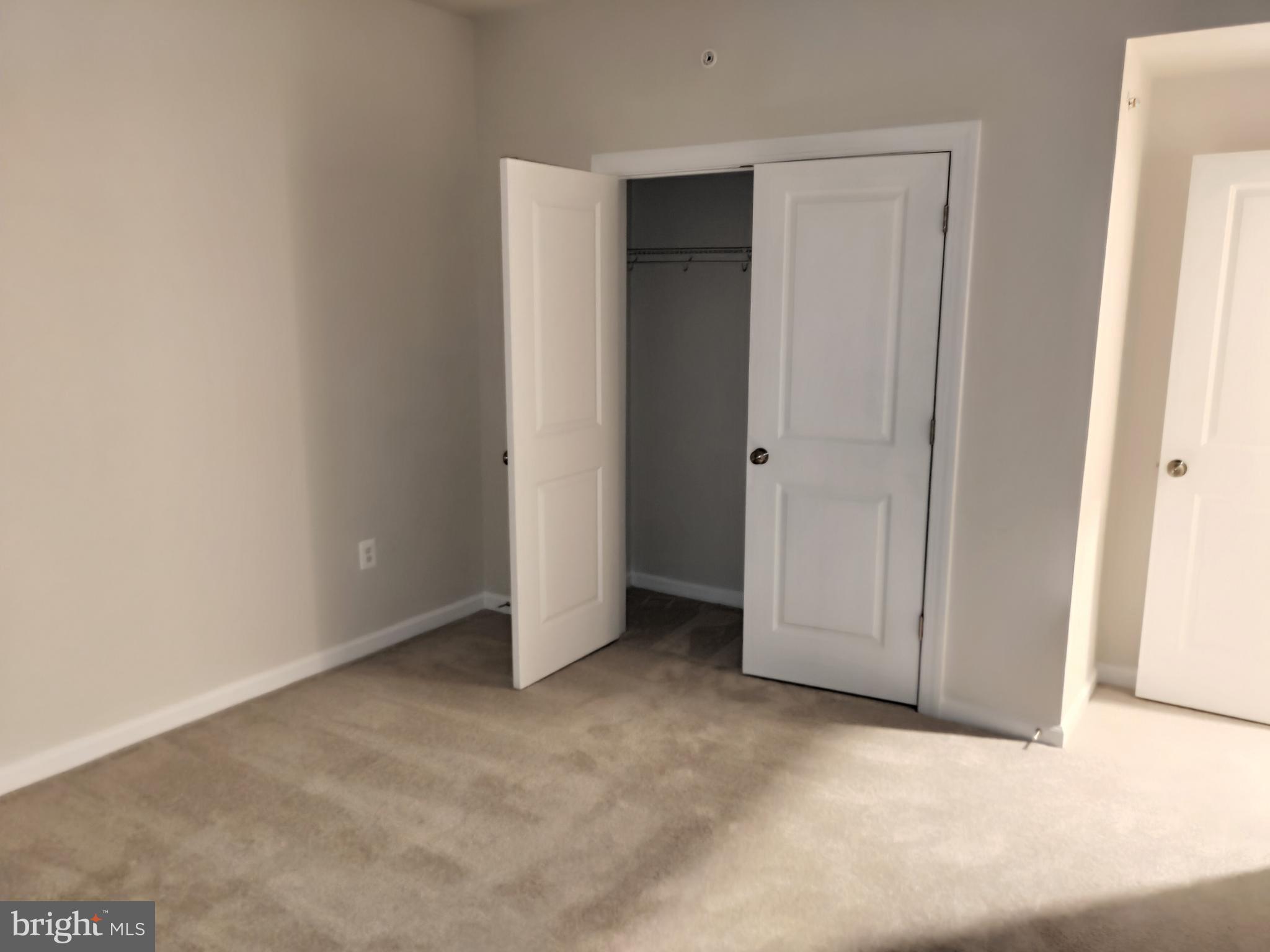 METRO WALK AT MOOREFIELD STATION - Residential Lease