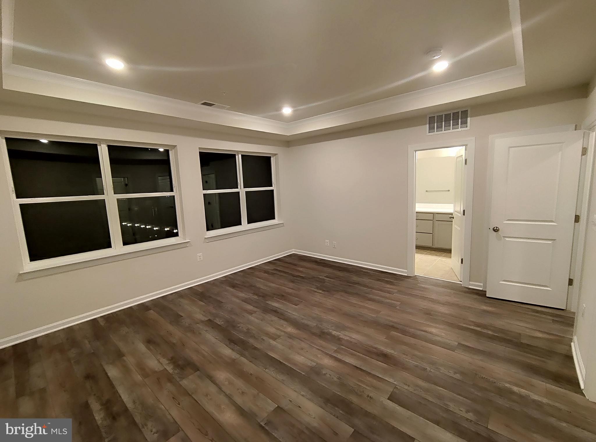 METRO WALK AT MOOREFIELD STATION - Residential Lease