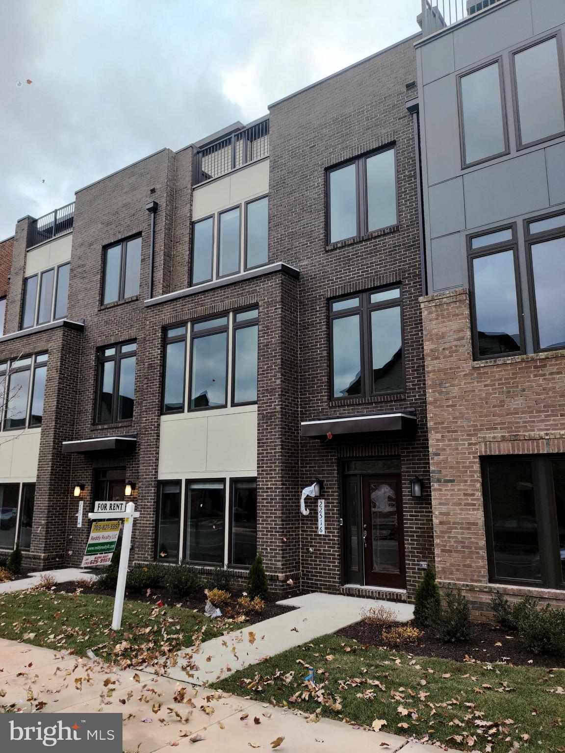 METRO WALK AT MOOREFIELD STATION - Residential Lease