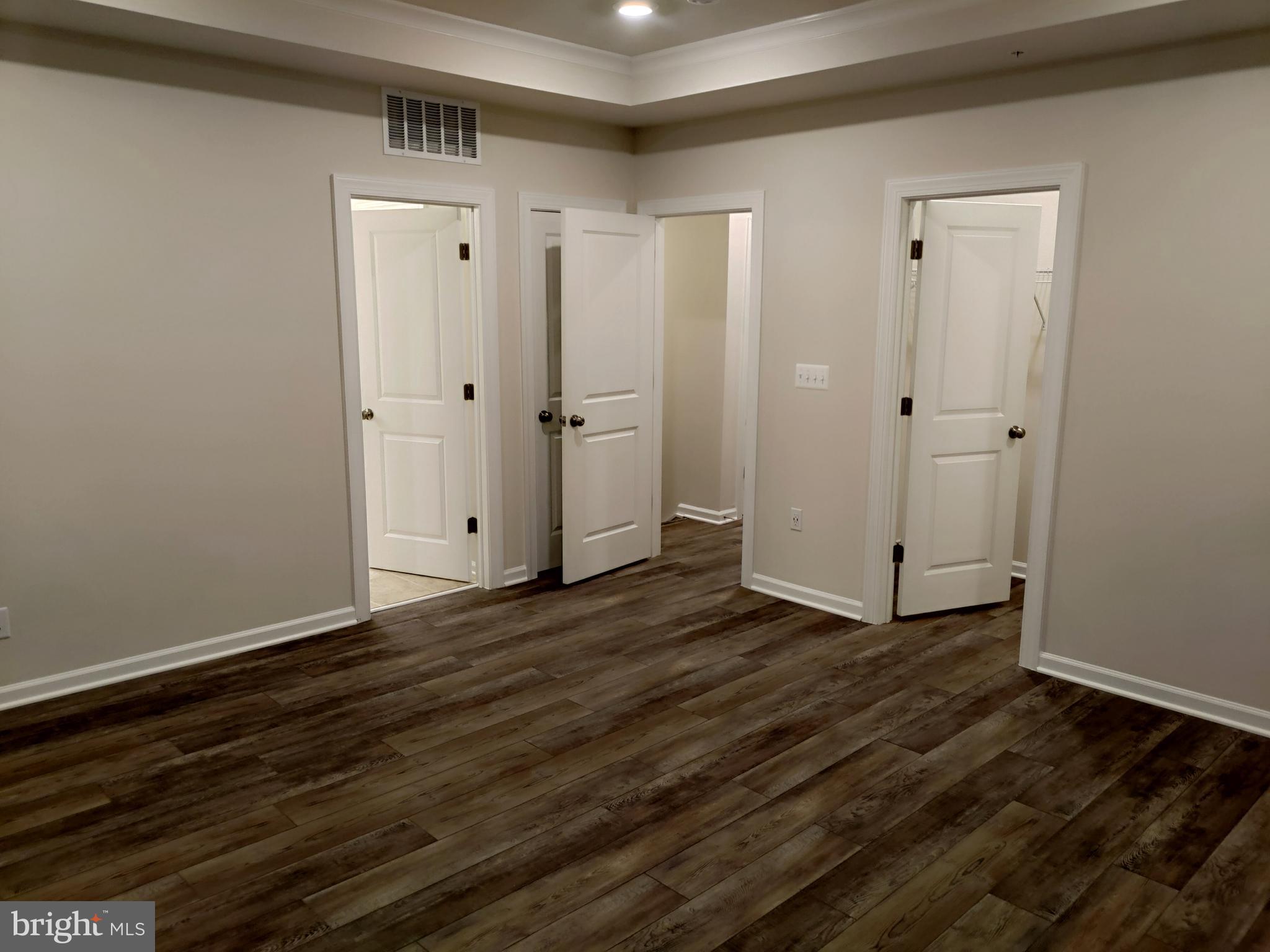 METRO WALK AT MOOREFIELD STATION - Residential Lease