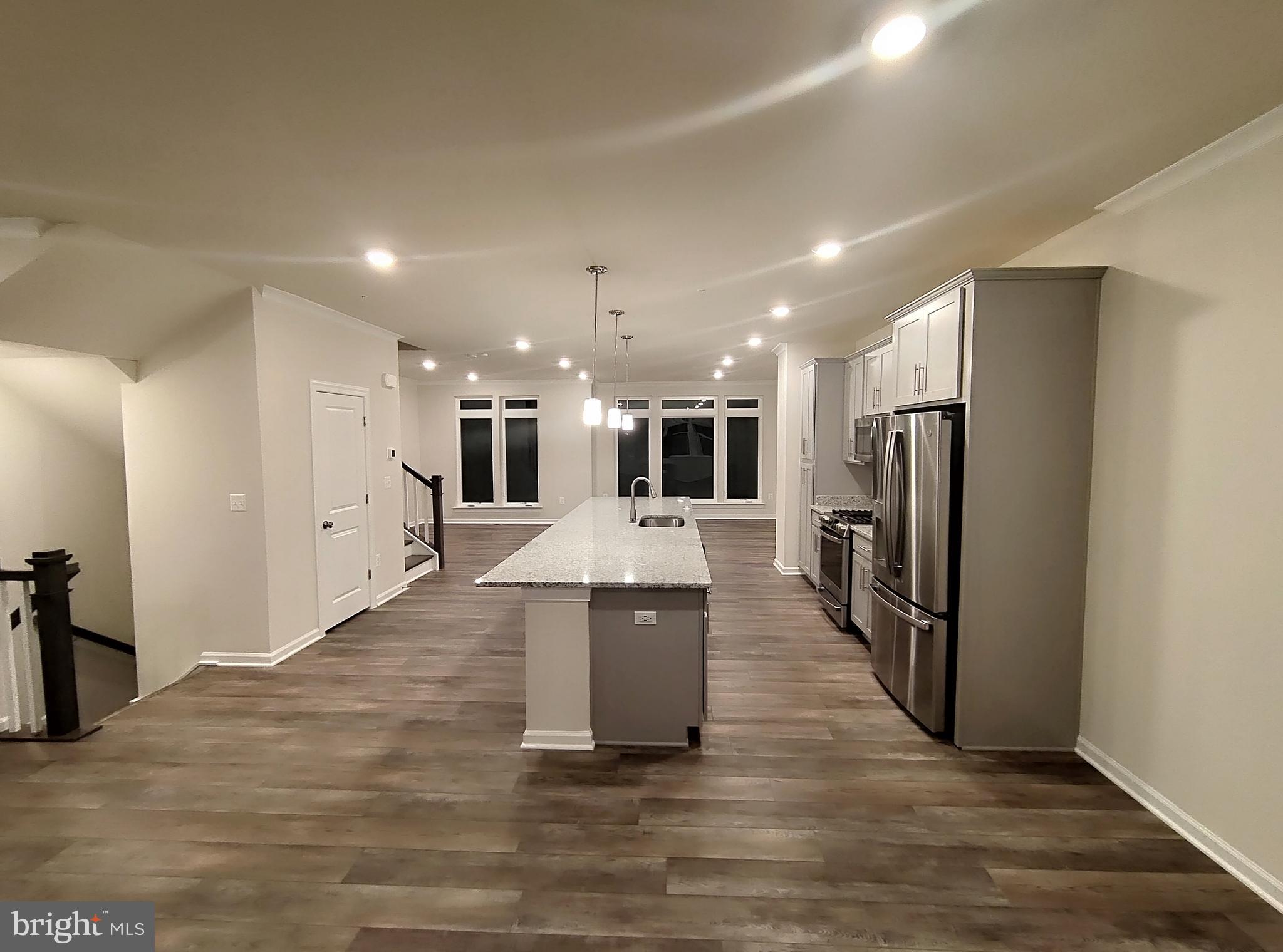 METRO WALK AT MOOREFIELD STATION - Residential Lease