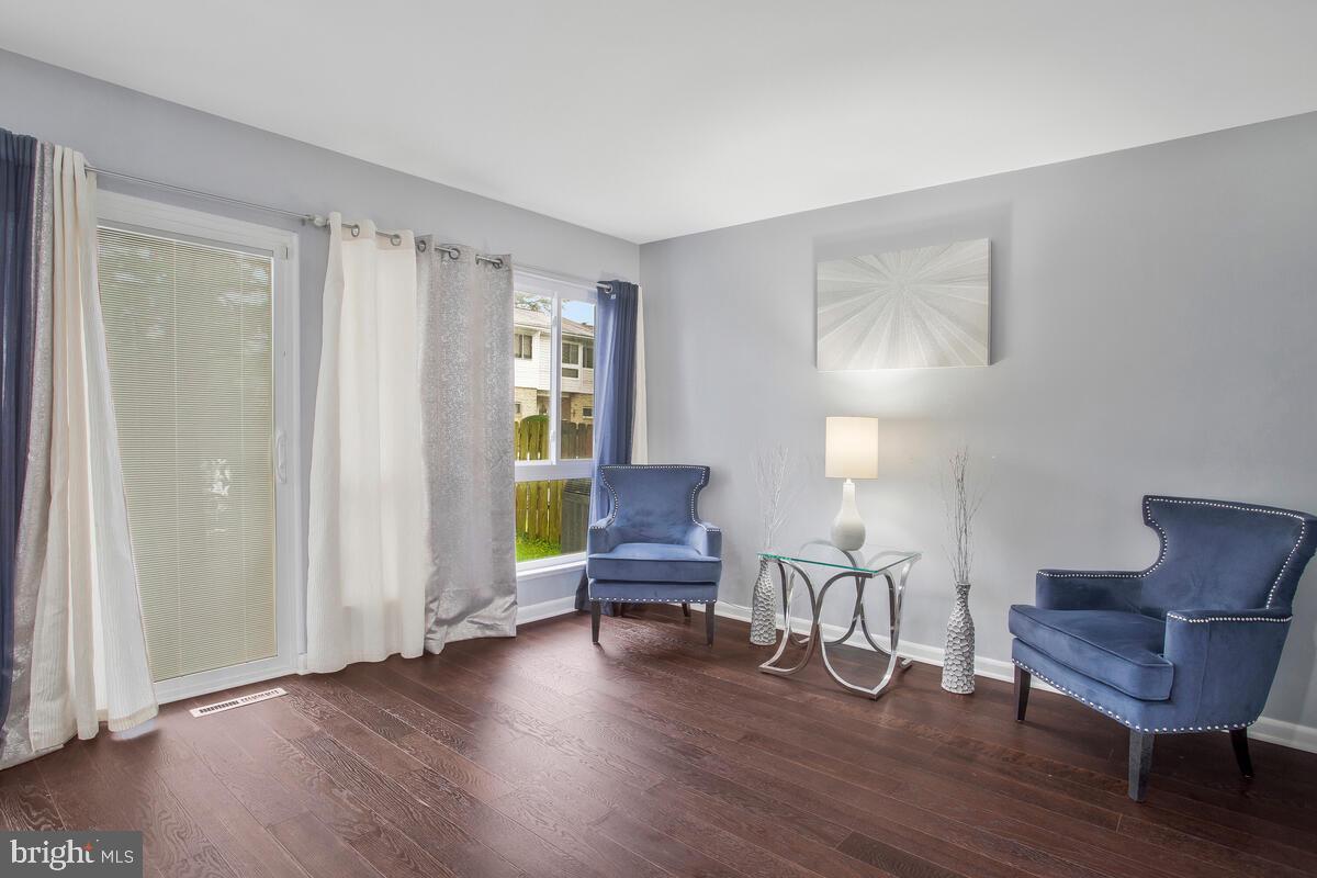 TWELVE TREES - Residential