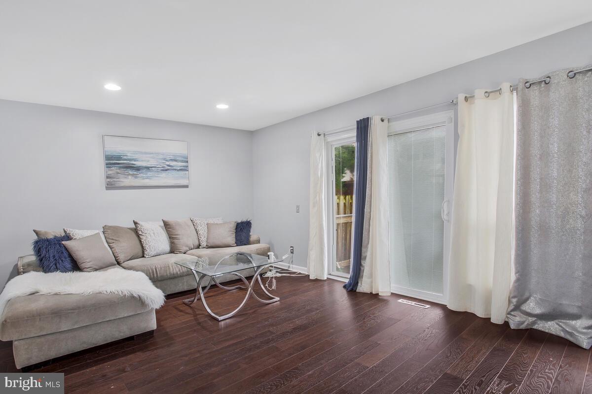 TWELVE TREES - Residential