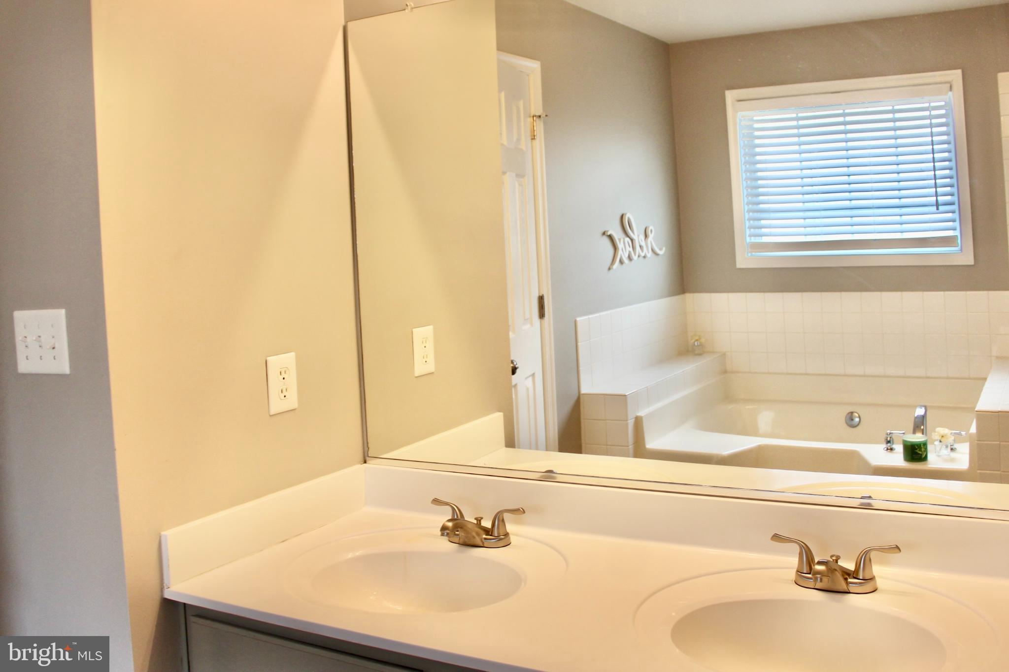 MILLS FARM - Residential