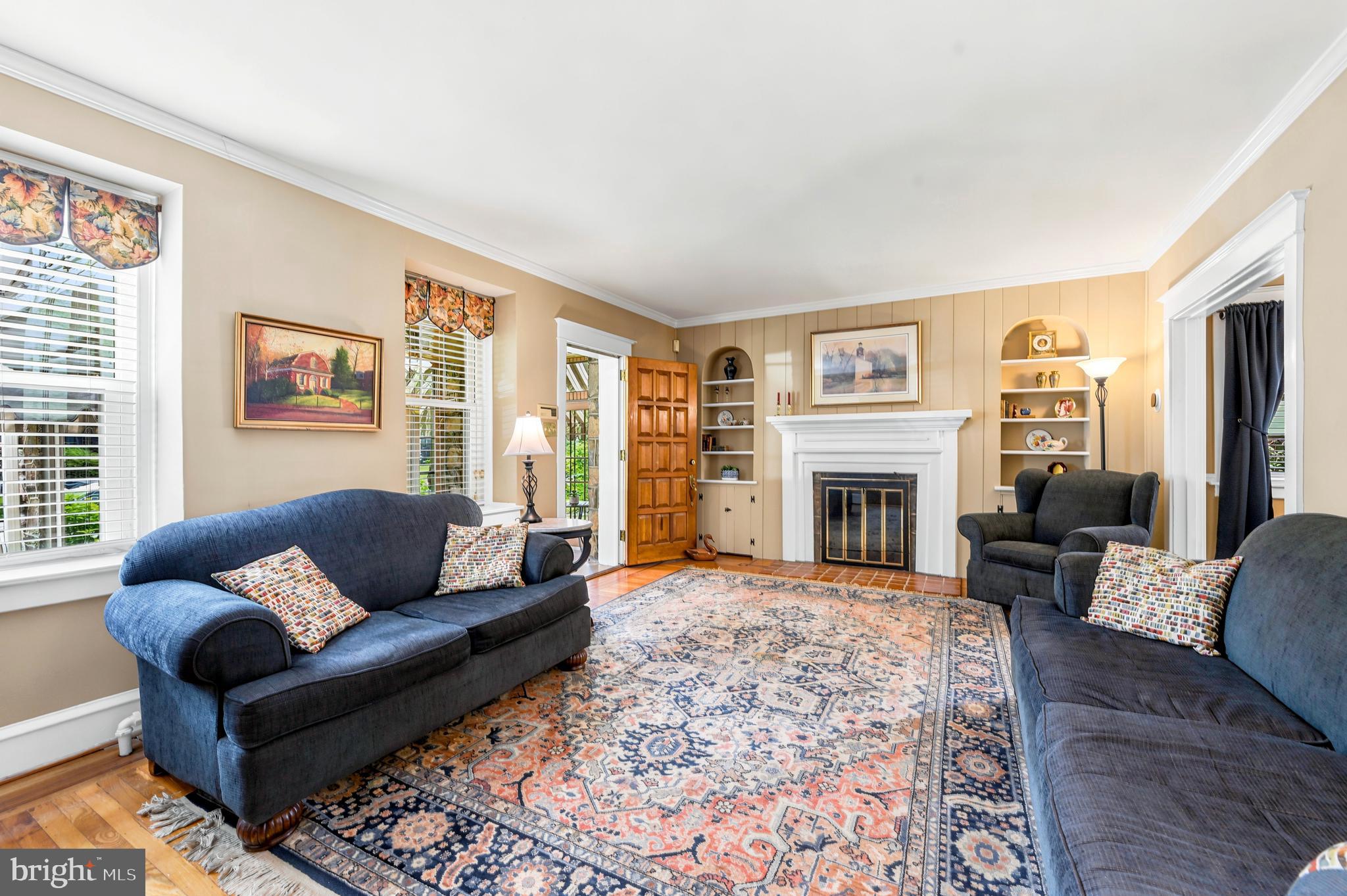 807 W 24TH ST.