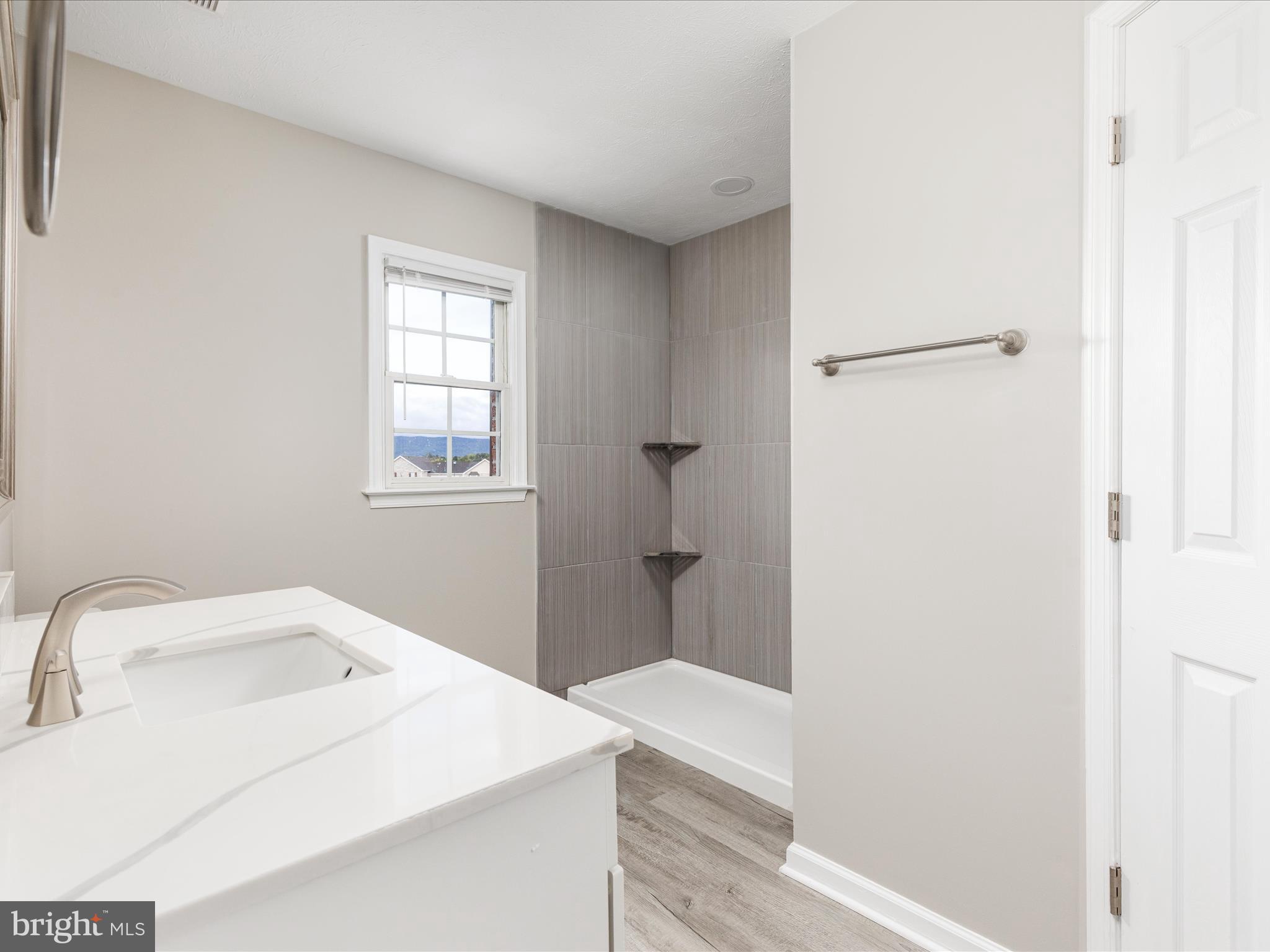 DAVIS STRASBURG - Residential Lease