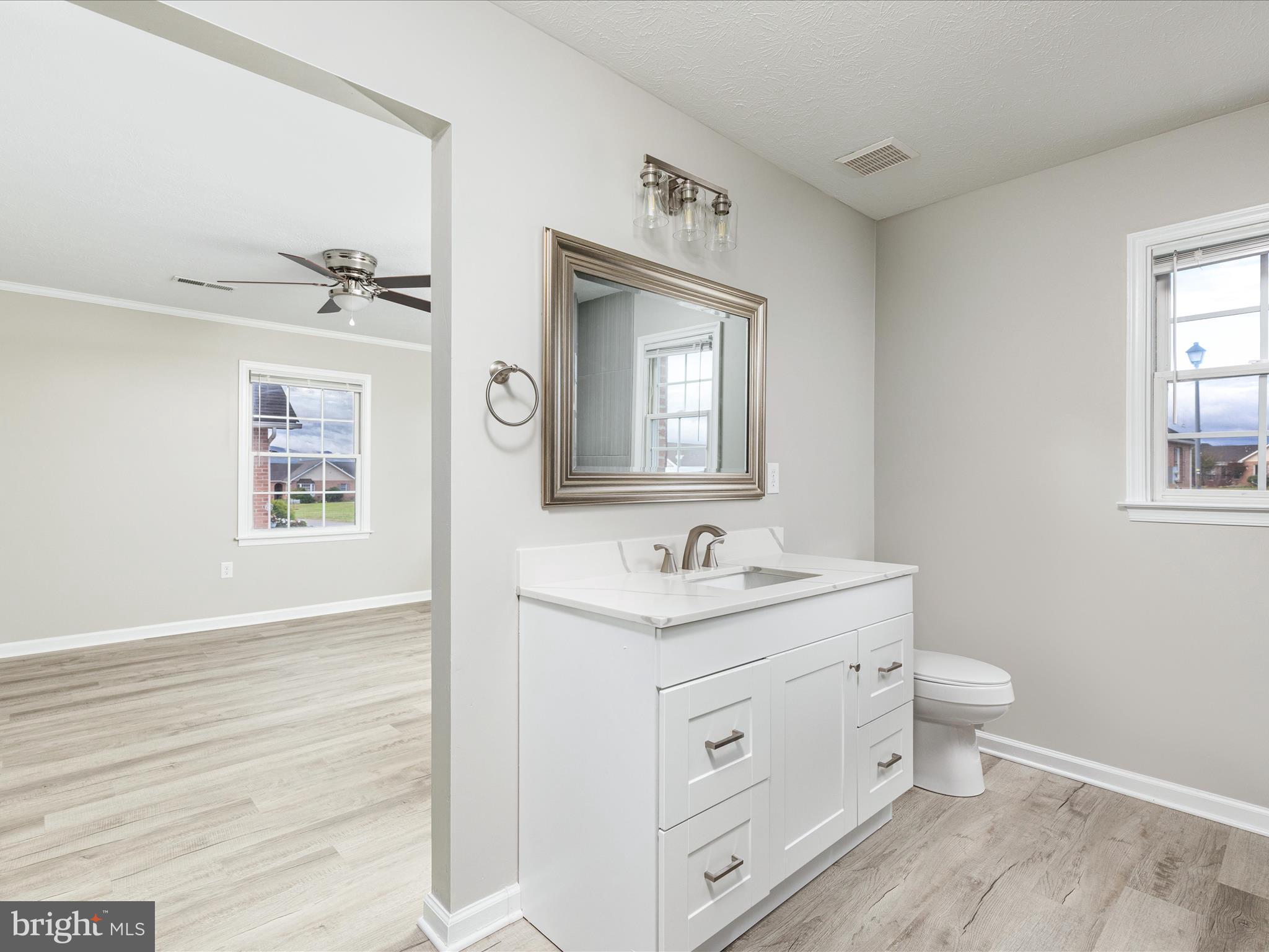 DAVIS STRASBURG - Residential Lease