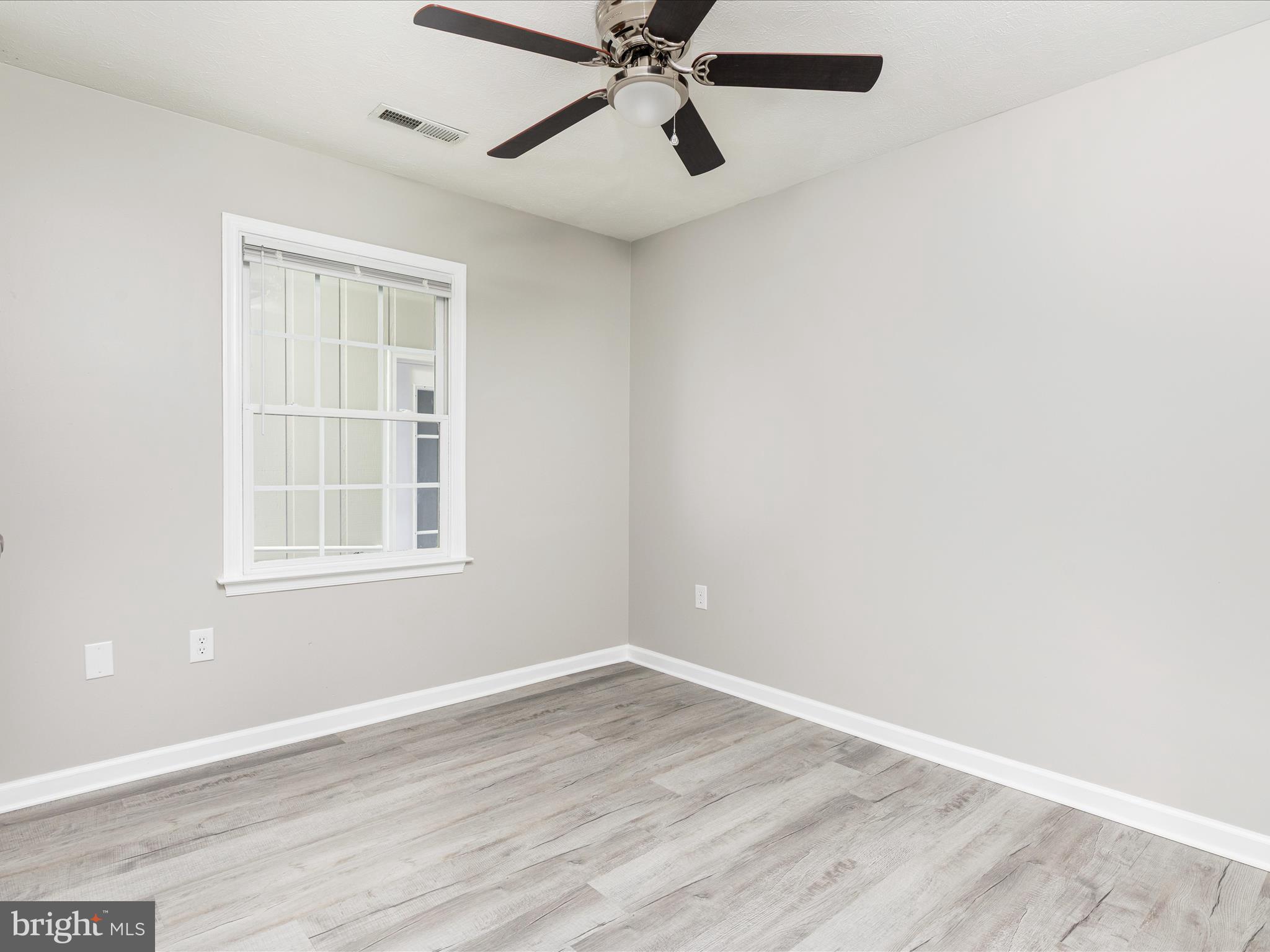 DAVIS STRASBURG - Residential Lease