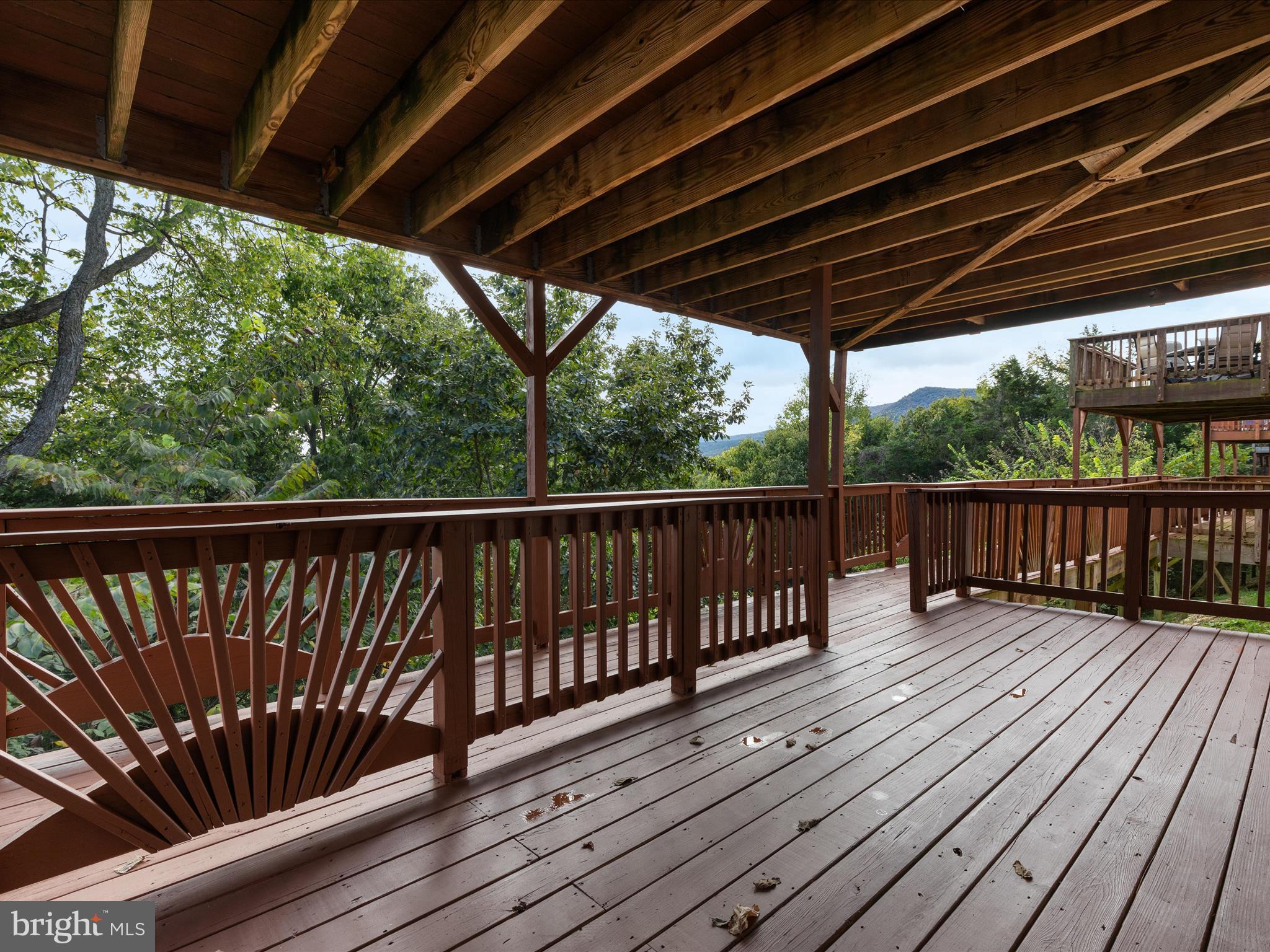 DAVIS STRASBURG - Residential Lease