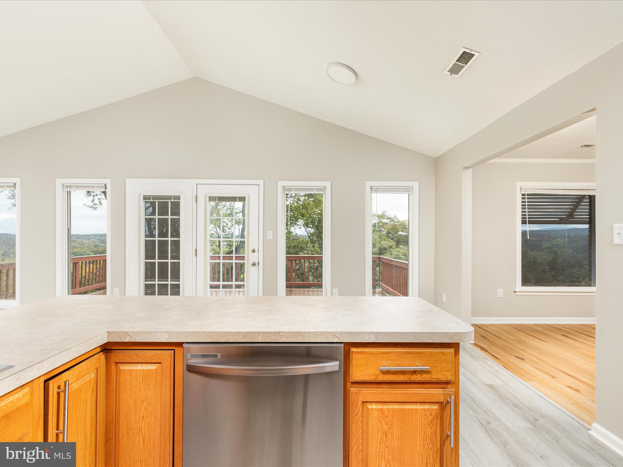 DAVIS STRASBURG - Residential Lease