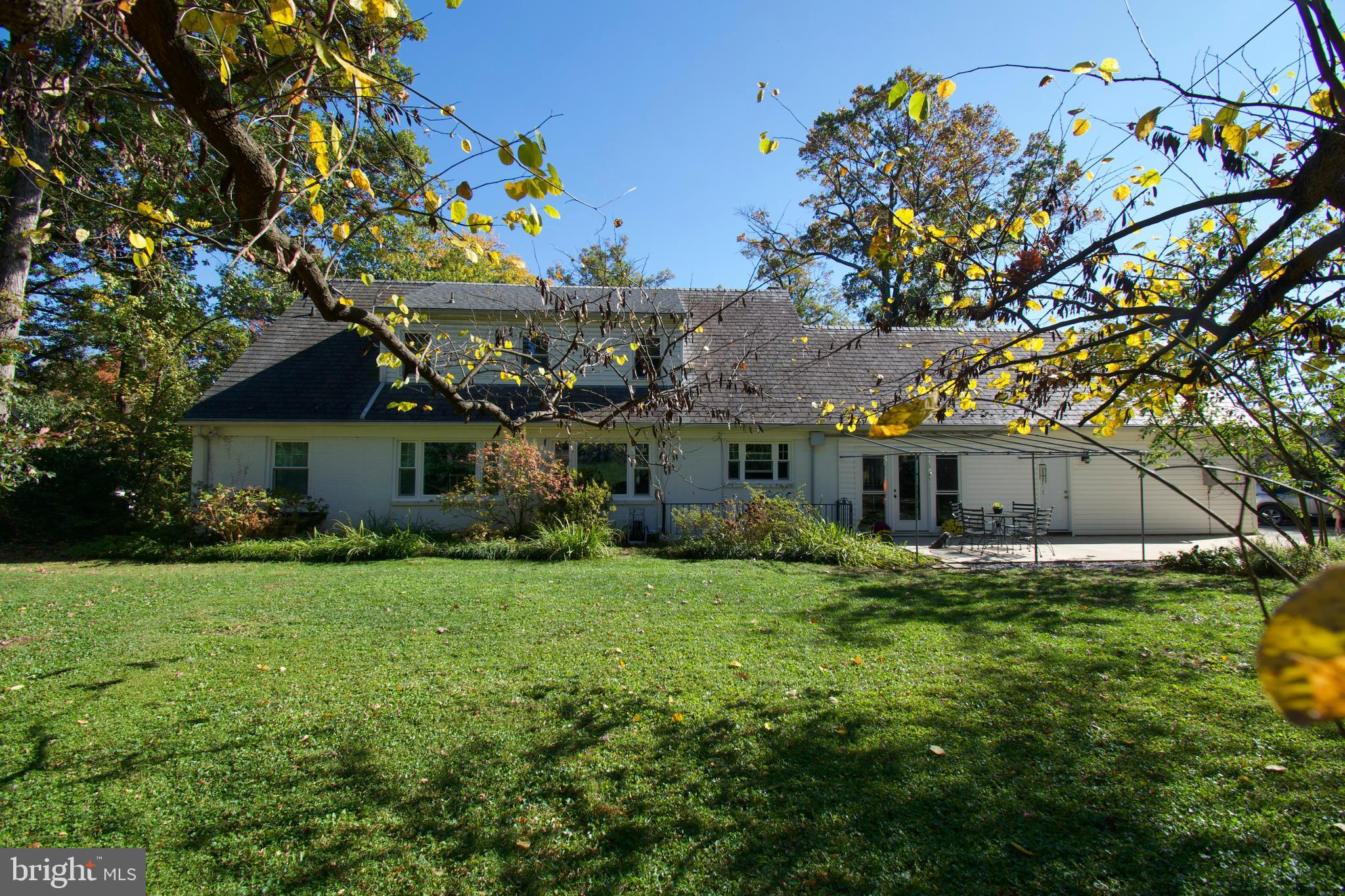 500 HICKORY LN