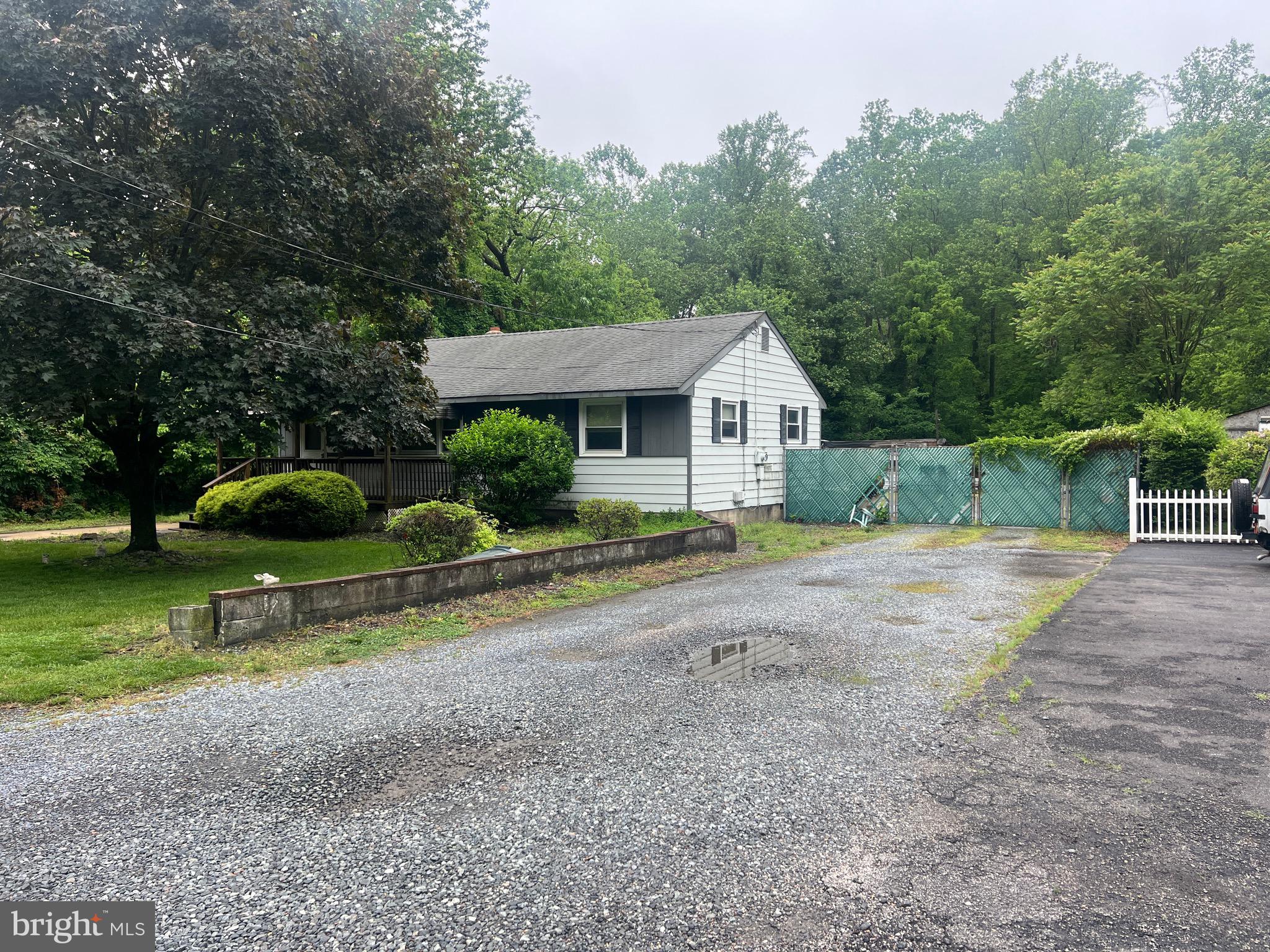 316 WALLACE AVENUE