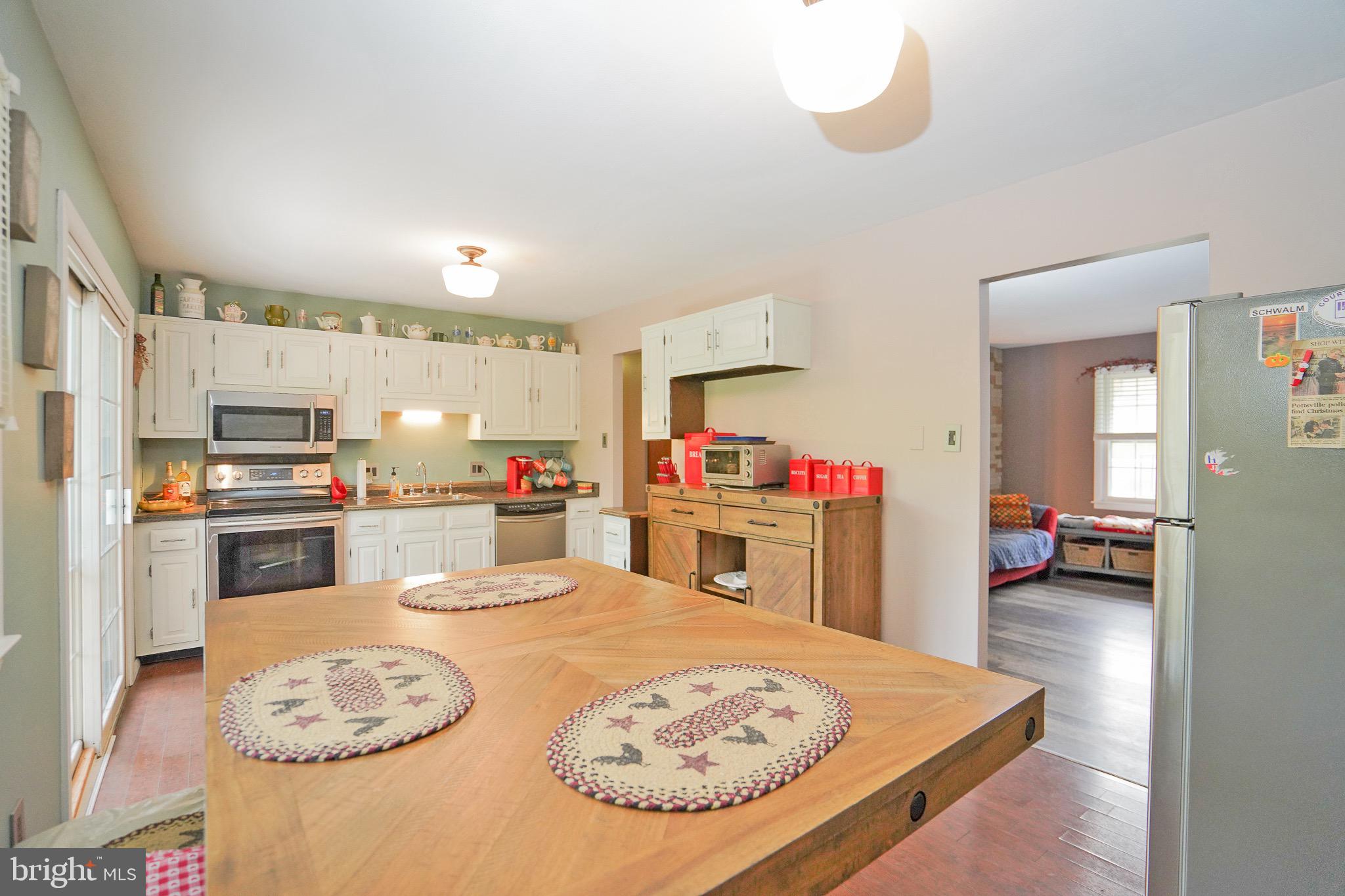 FOREST HILLS - Residential