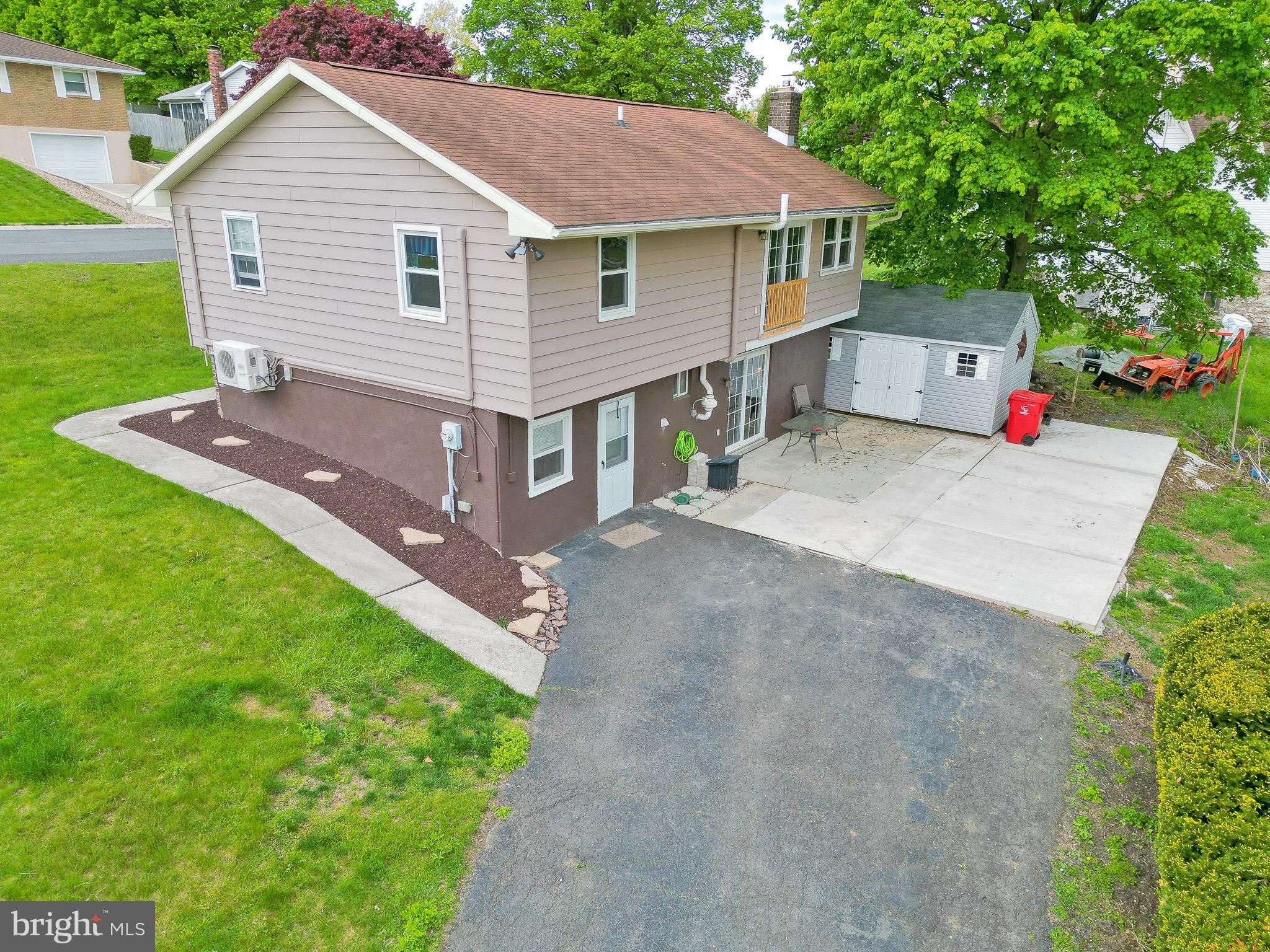 FOREST HILLS - Residential