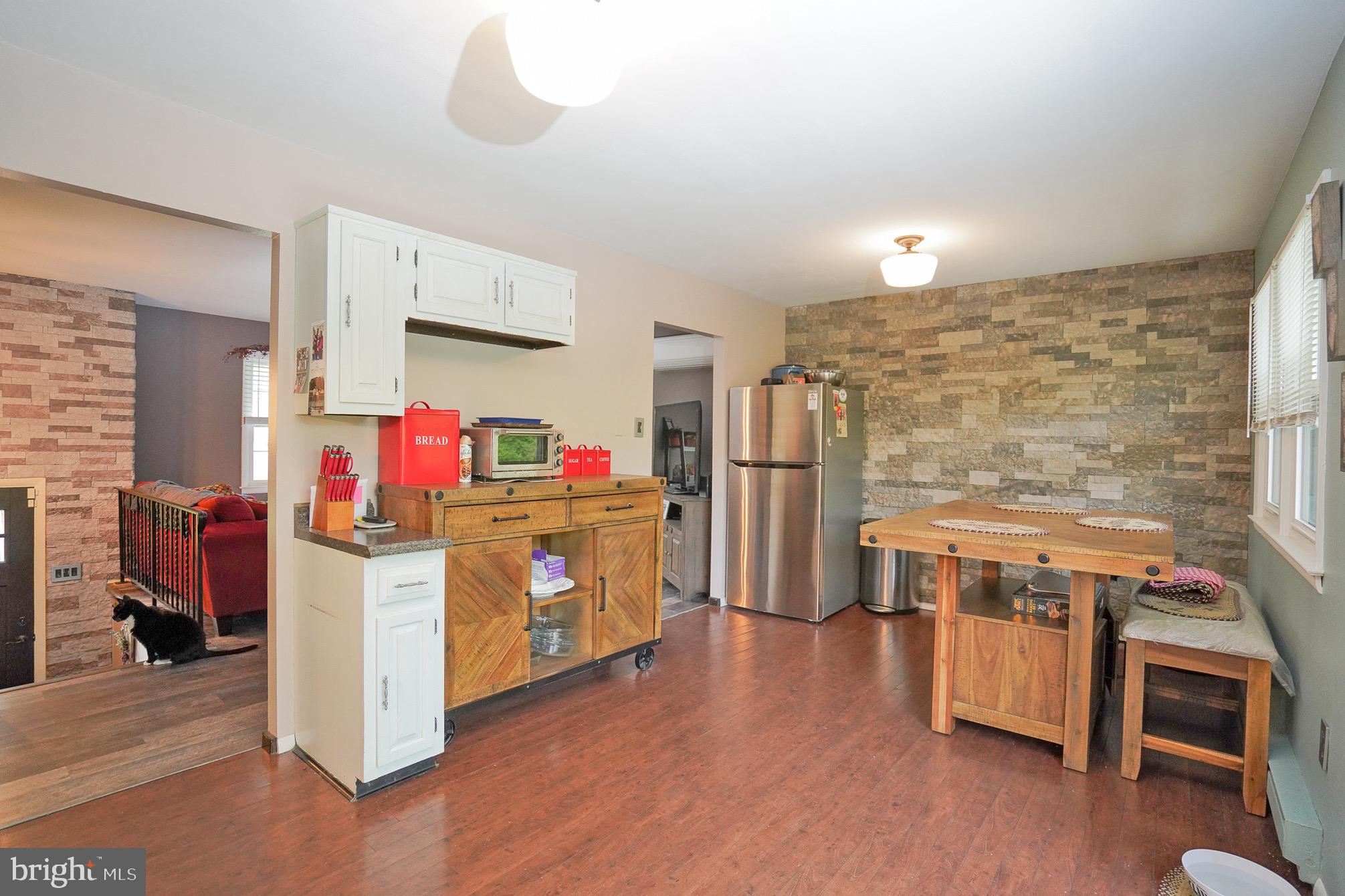 FOREST HILLS - Residential