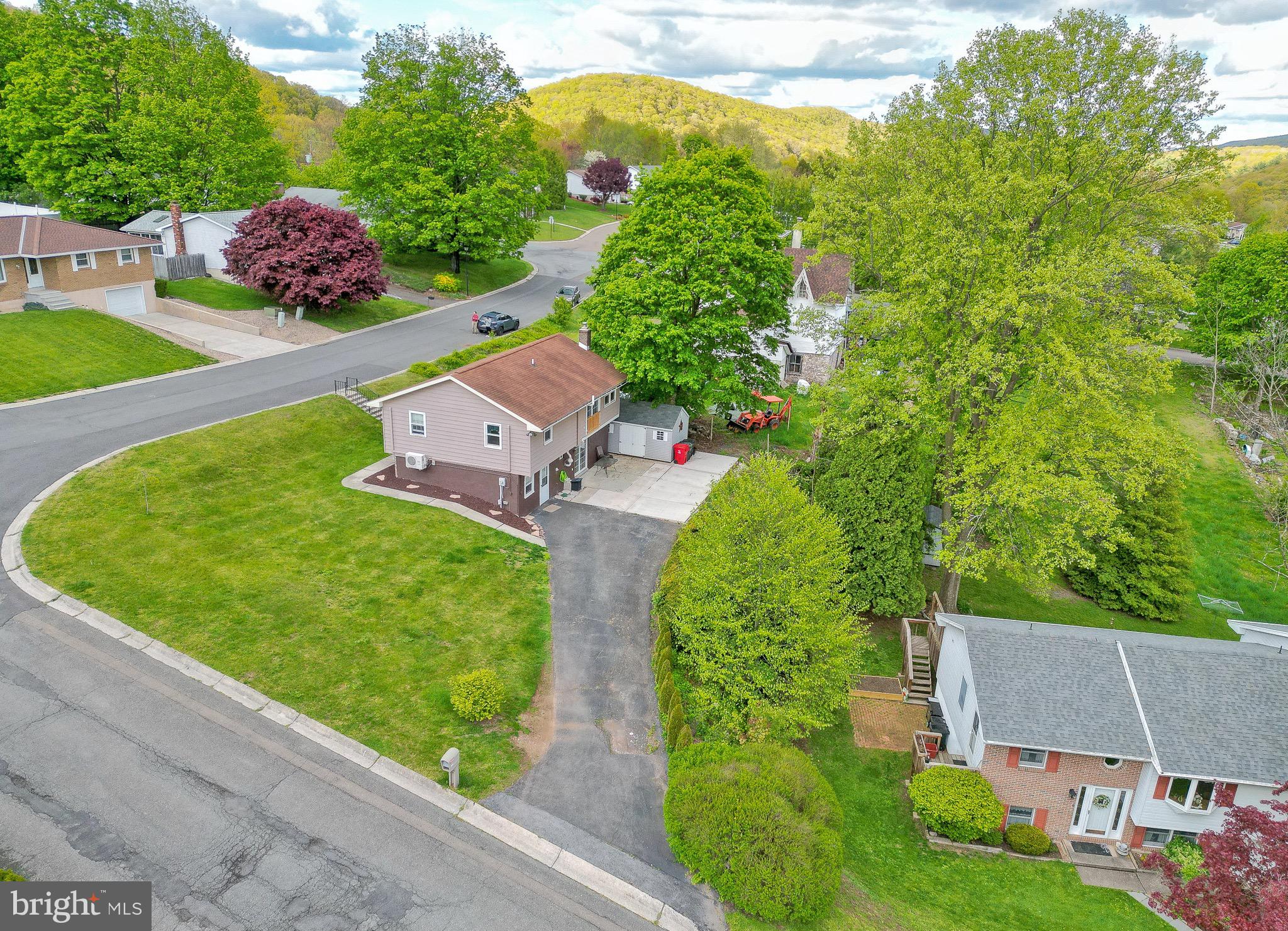 FOREST HILLS - Residential