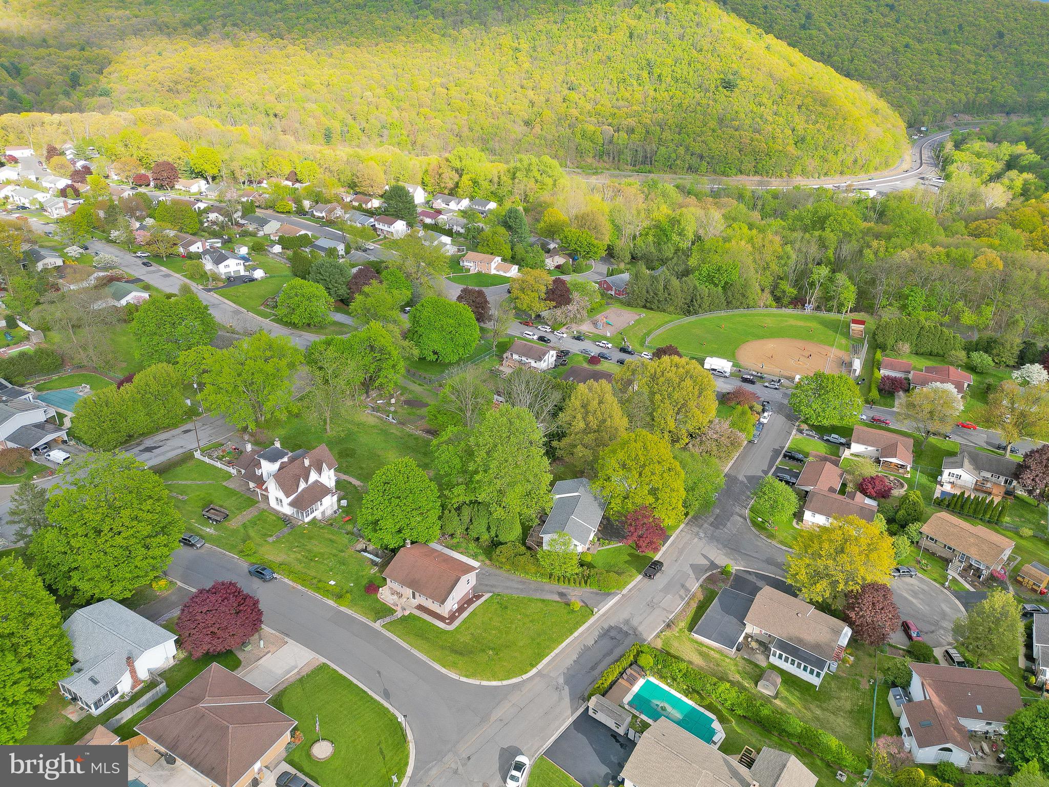 FOREST HILLS - Residential