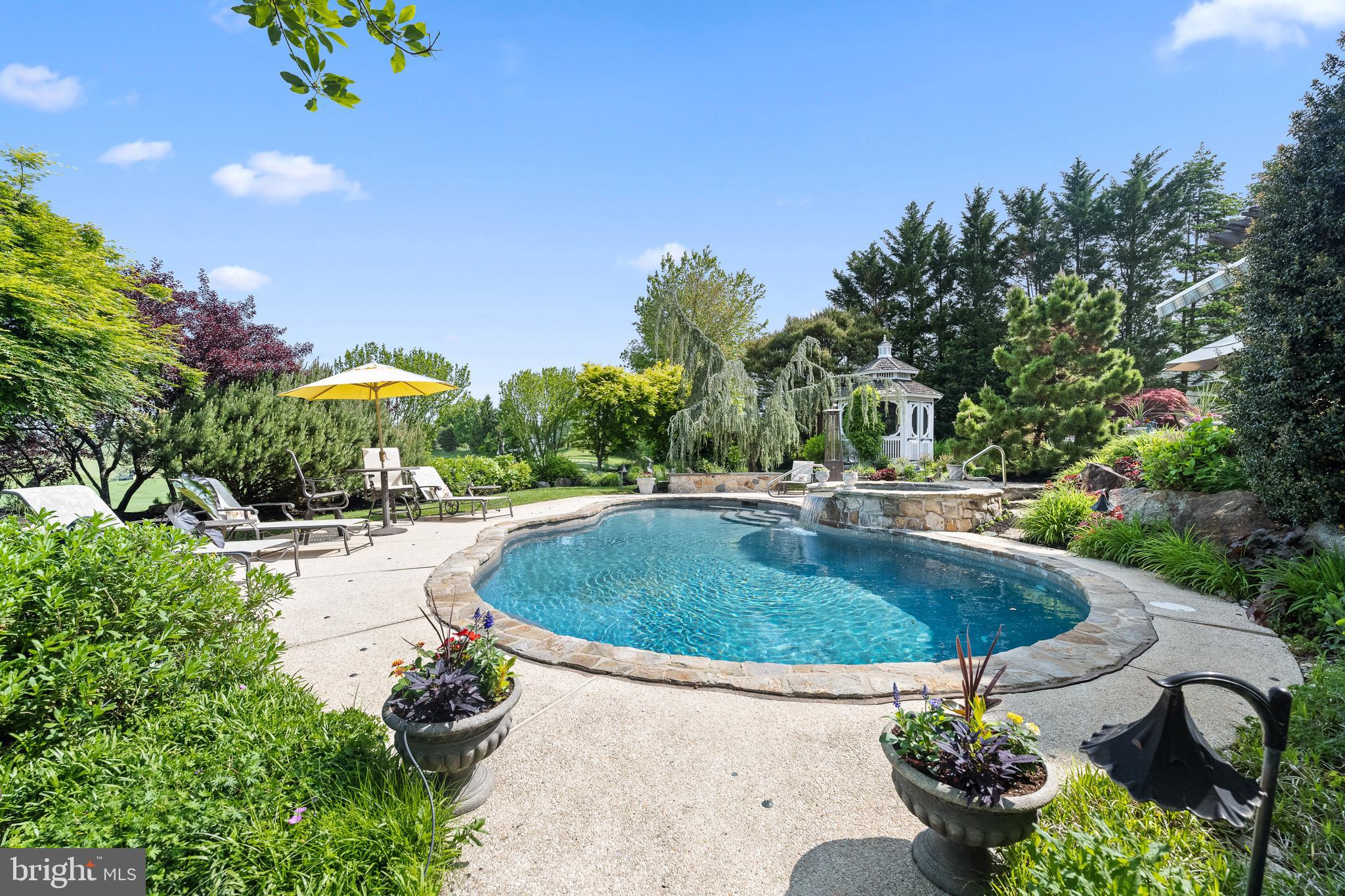 APPLEBROOK - Residential