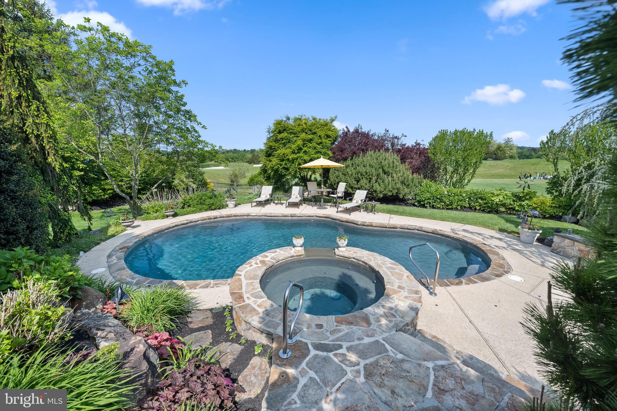 APPLEBROOK - Residential