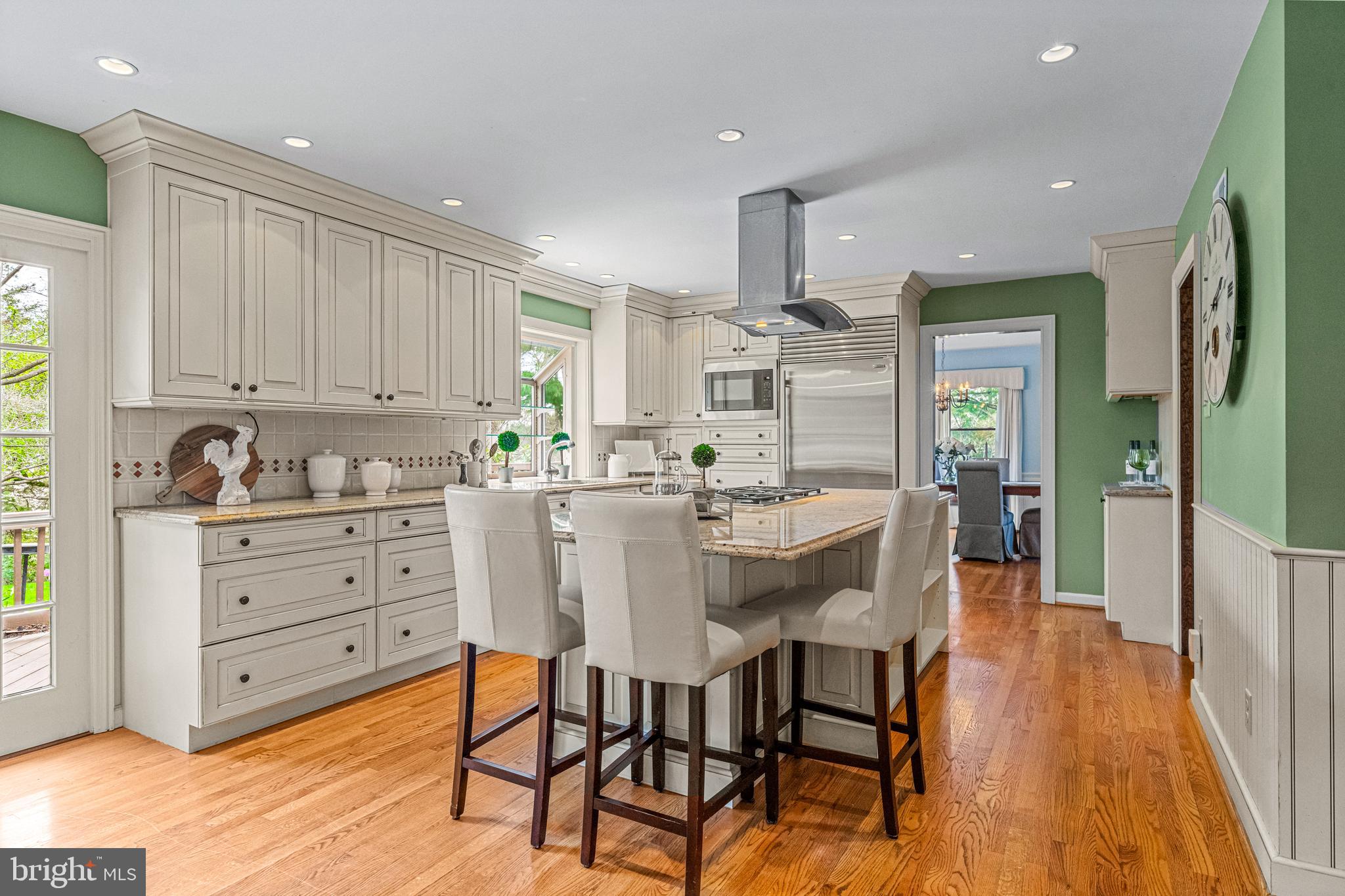 RADNOR CHASE - Residential