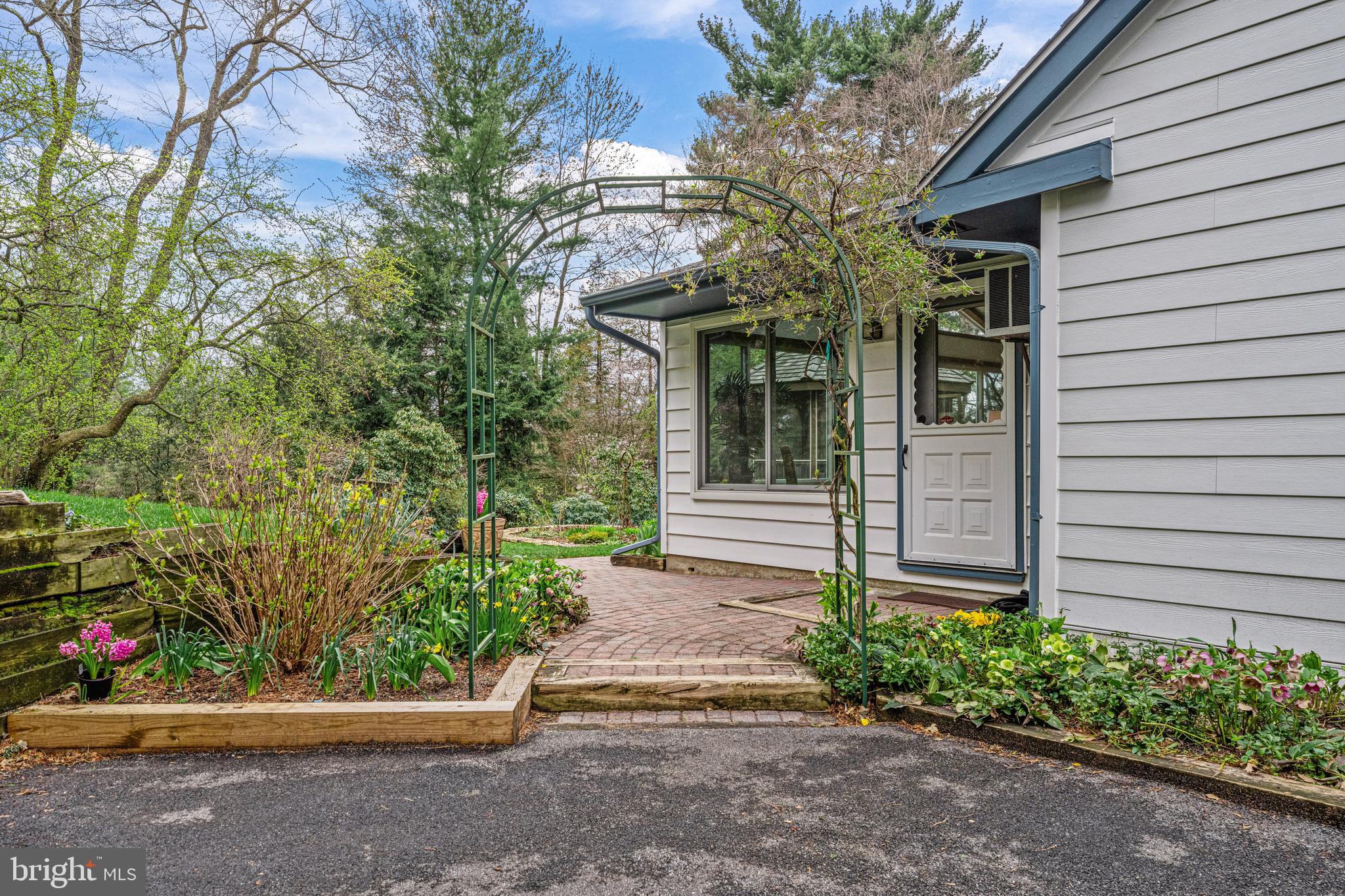 RADNOR CHASE - Residential