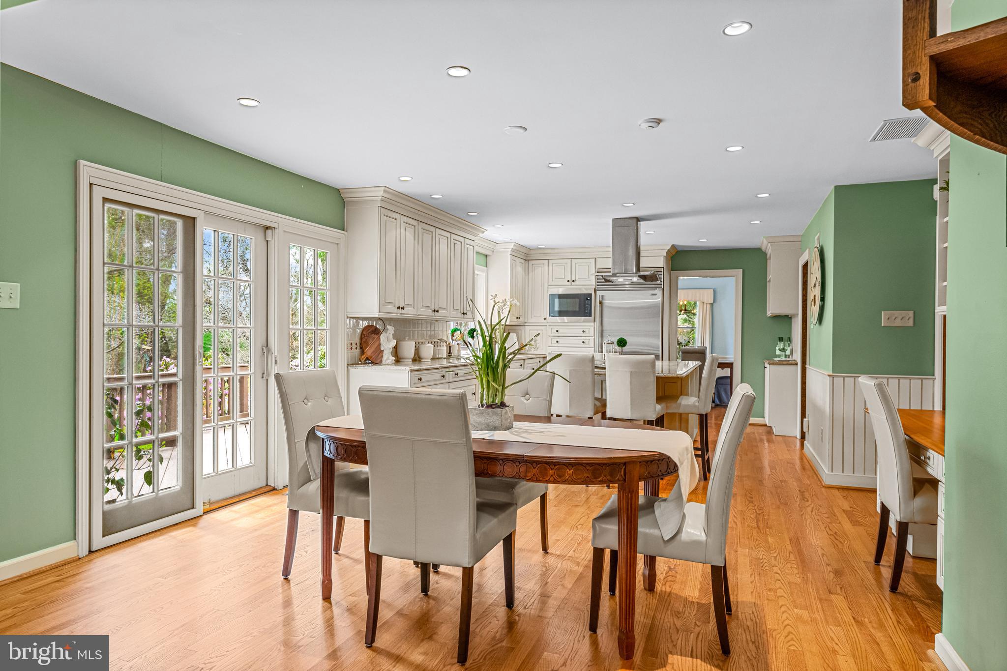 RADNOR CHASE - Residential