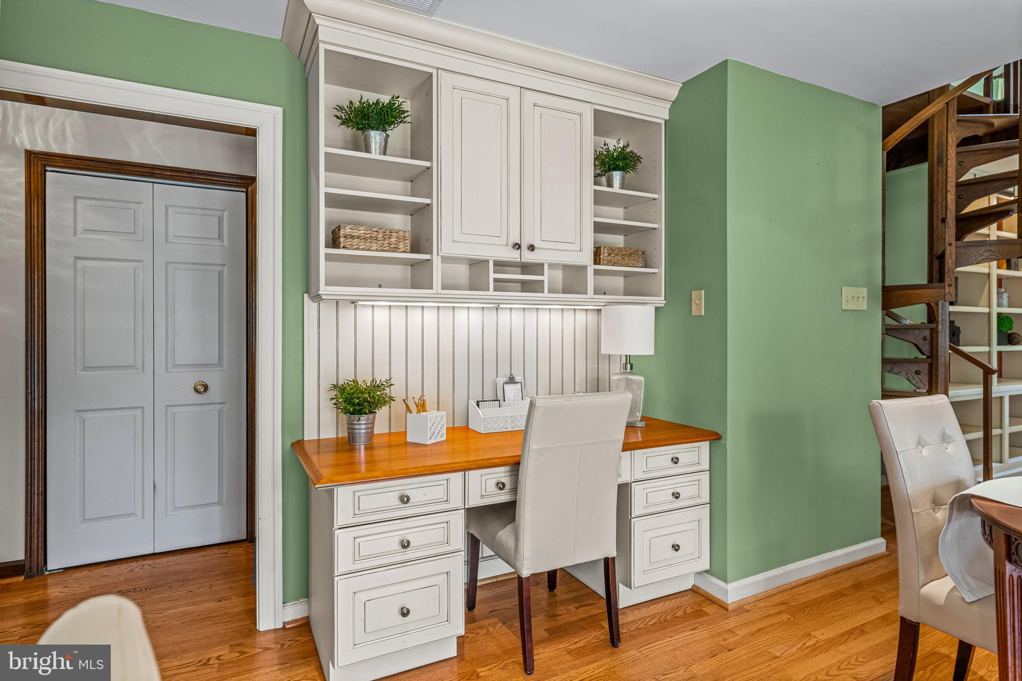 RADNOR CHASE - Residential