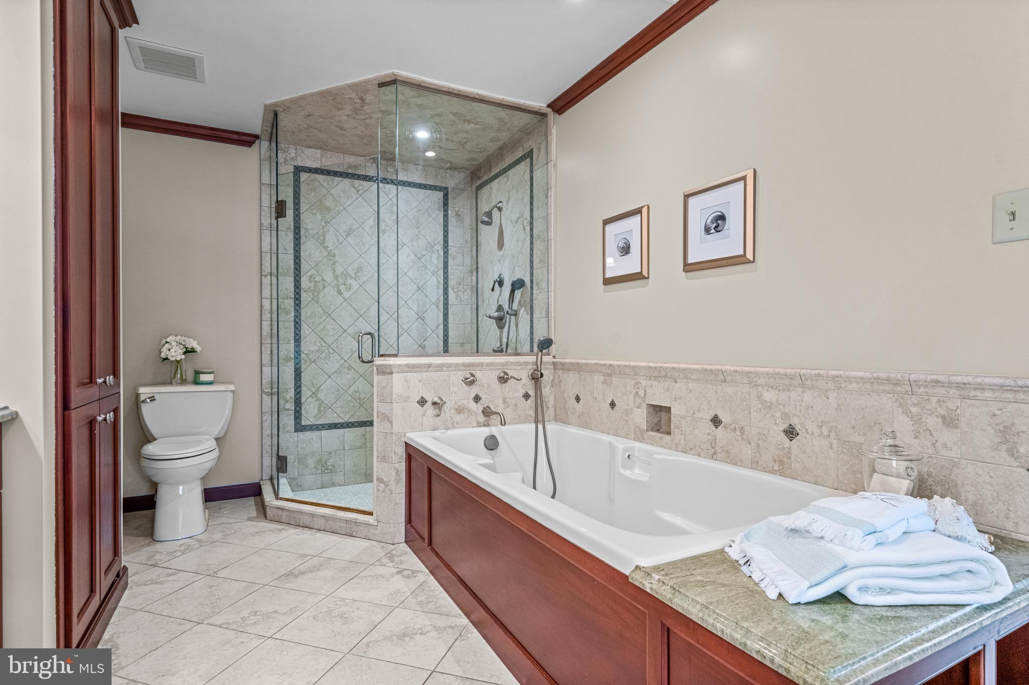 RADNOR CHASE - Residential