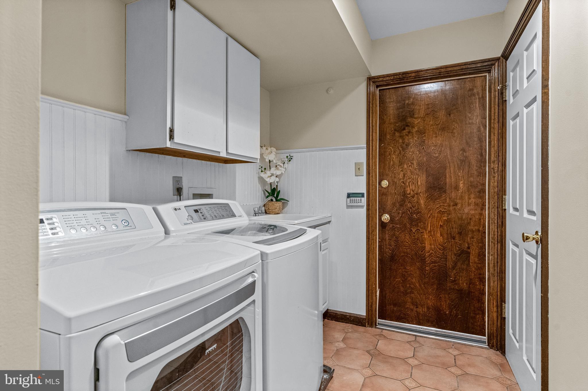 RADNOR CHASE - Residential