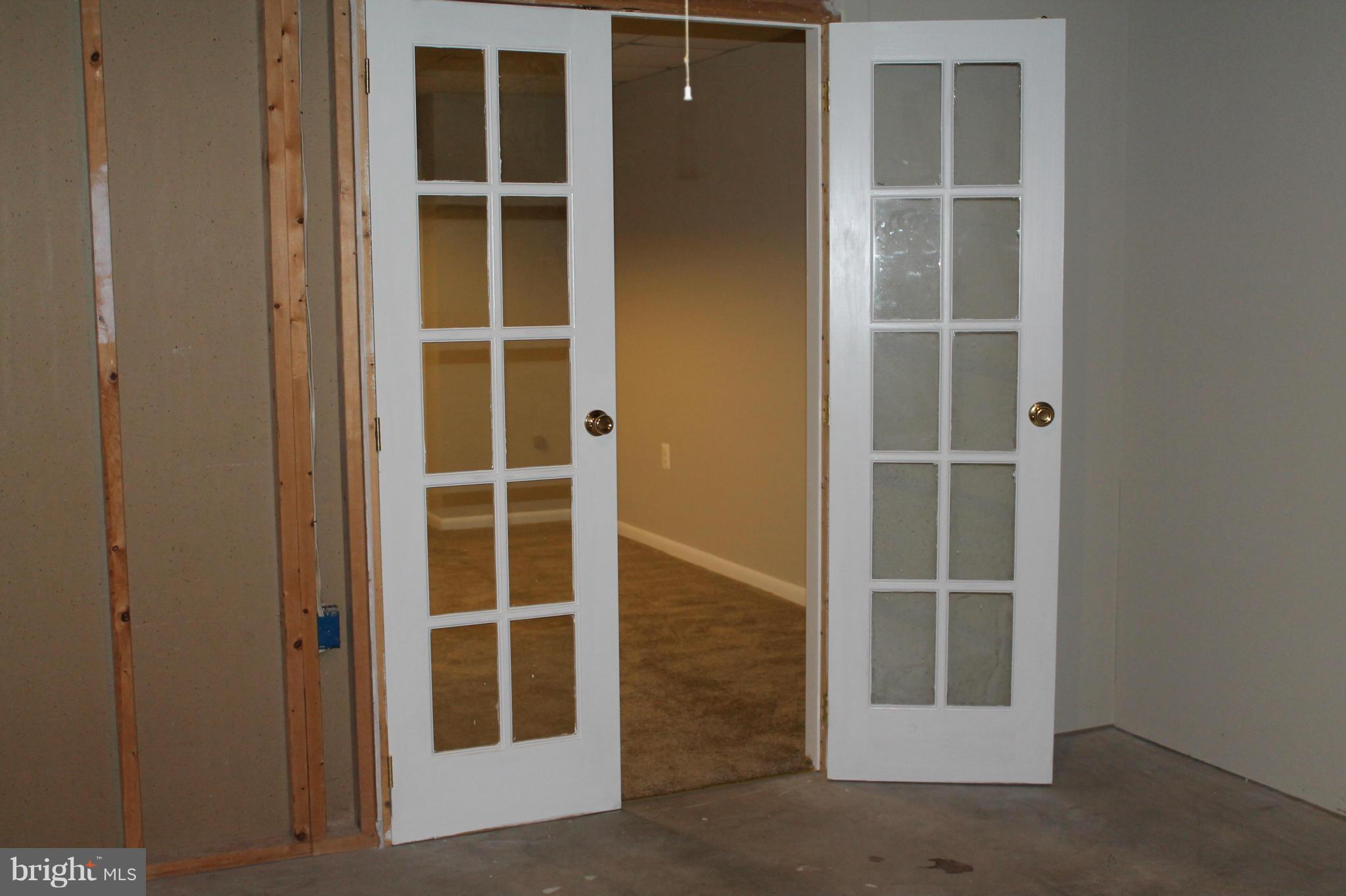 WOODBRIDGE CENTER - Residential