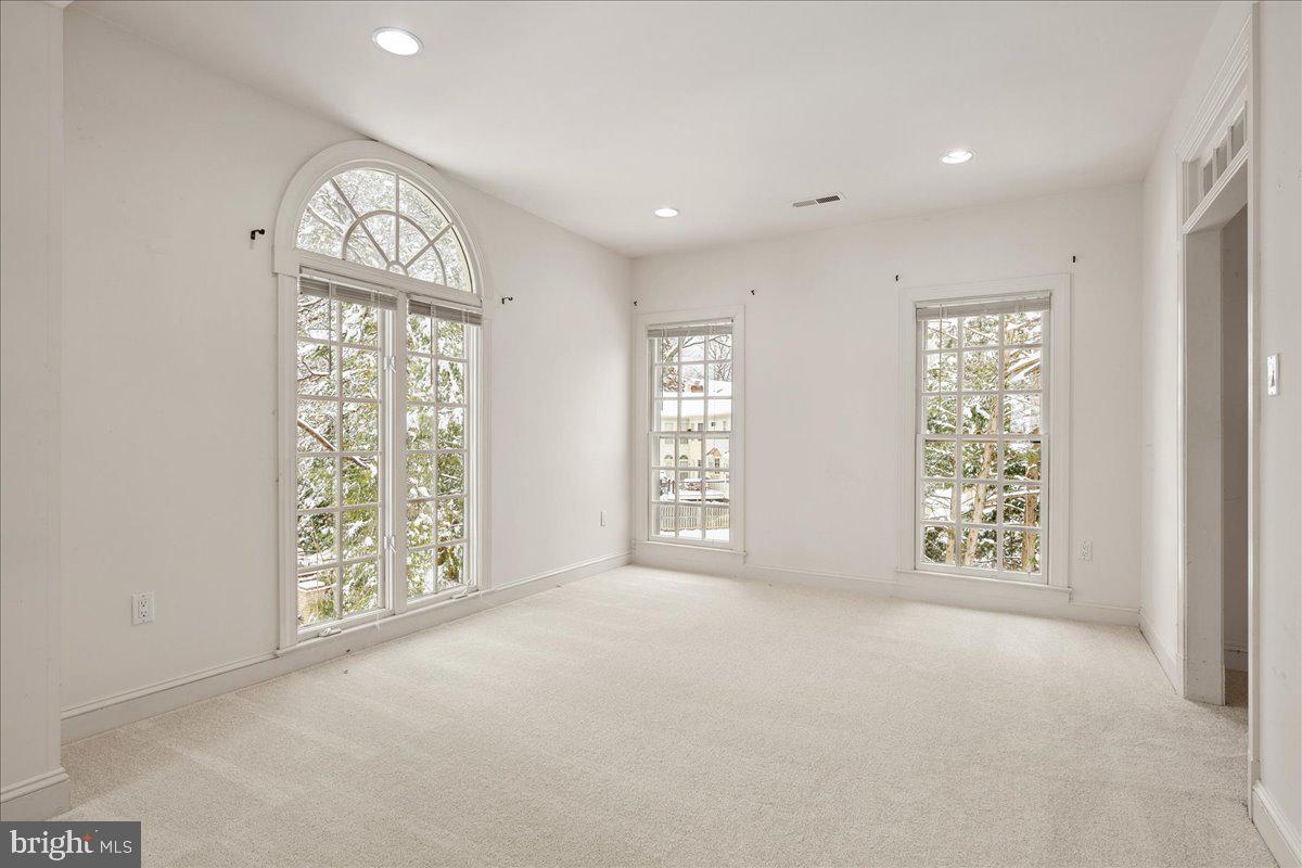 WASHINGTON WOODS POTOMAC - Residential