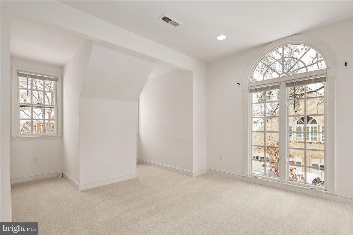 WASHINGTON WOODS POTOMAC - Residential