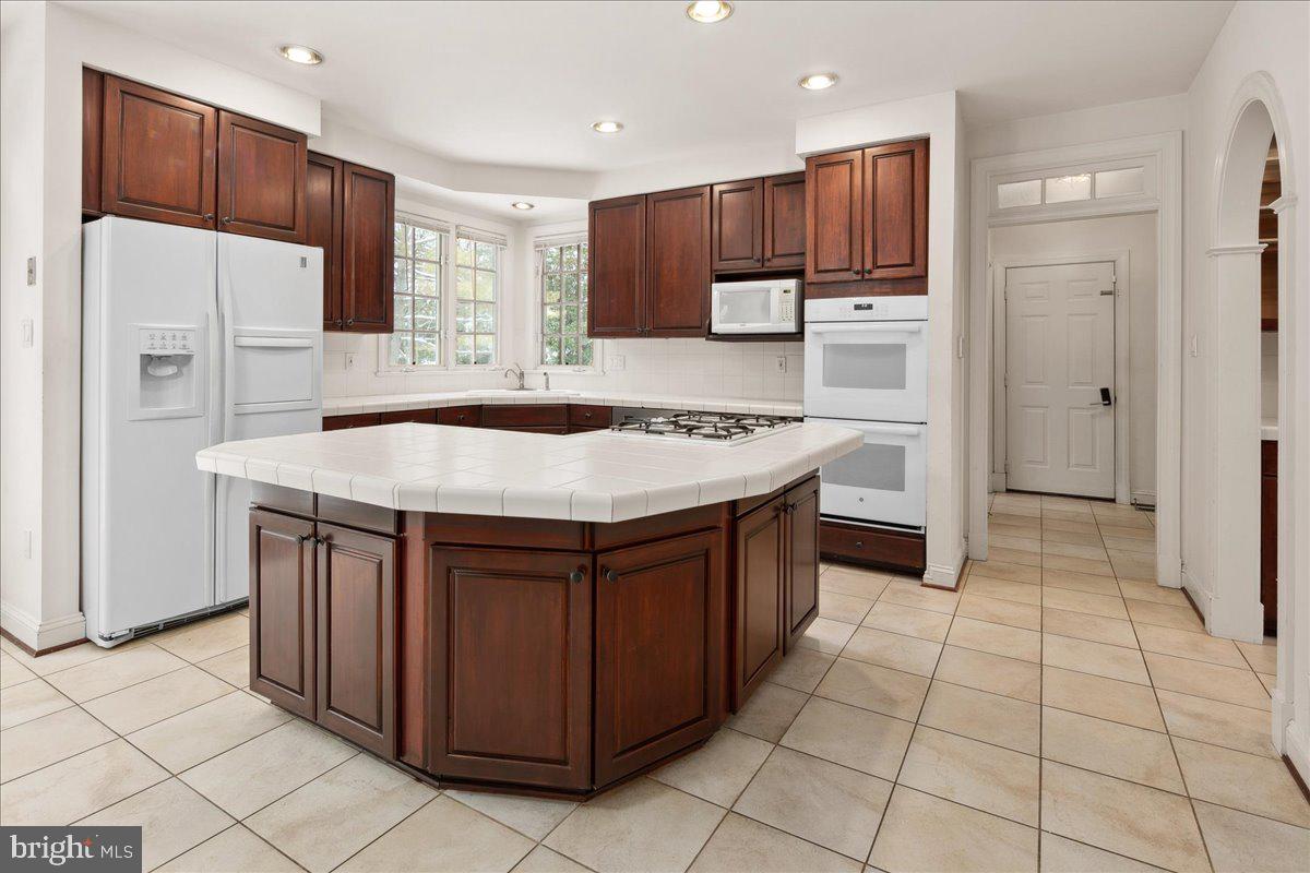 WASHINGTON WOODS POTOMAC - Residential