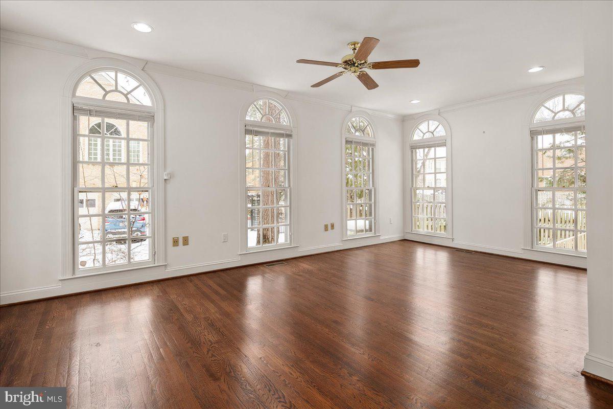 WASHINGTON WOODS POTOMAC - Residential