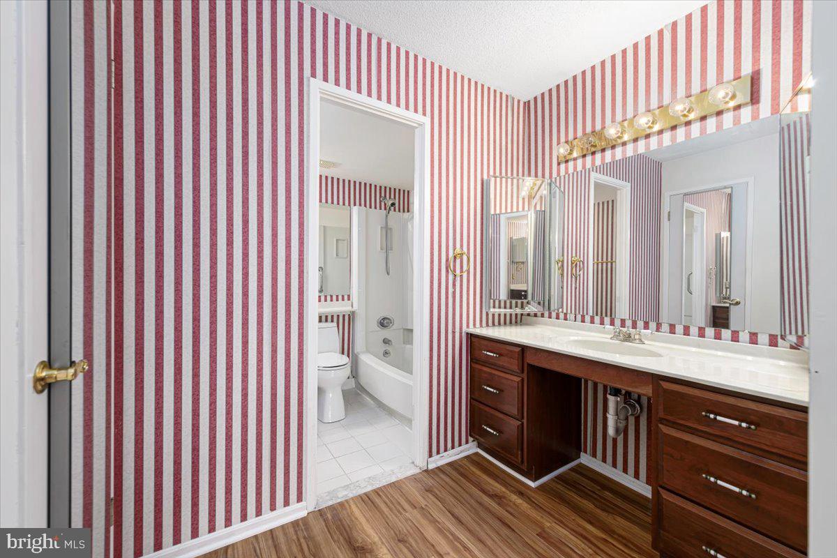 WATERGATE AT LANDMARK - Residential