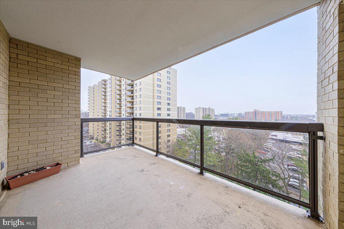 WATERGATE AT LANDMARK - Residential