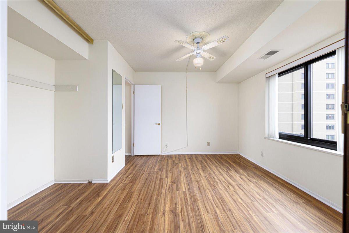 WATERGATE AT LANDMARK - Residential