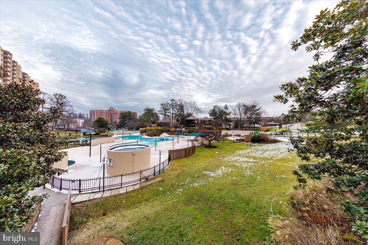 WATERGATE AT LANDMARK - Residential