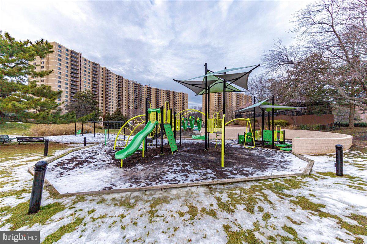 WATERGATE AT LANDMARK - Residential