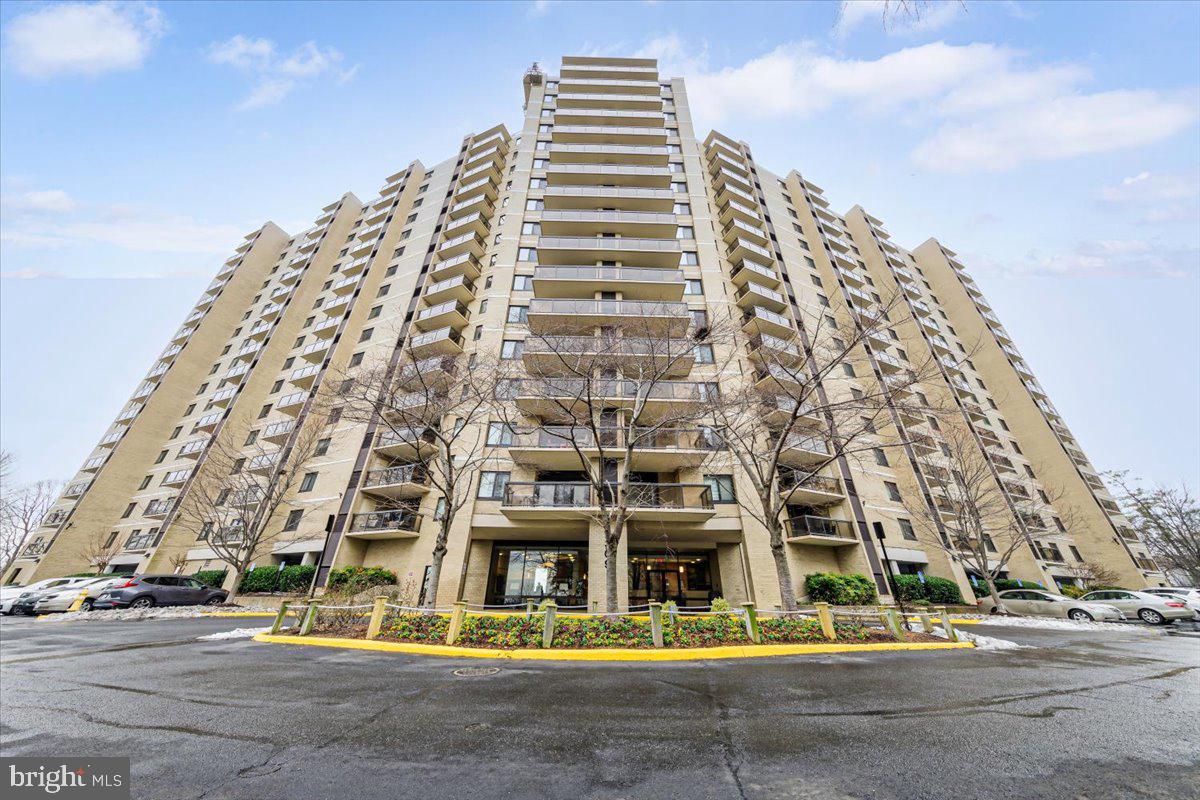 WATERGATE AT LANDMARK - Residential