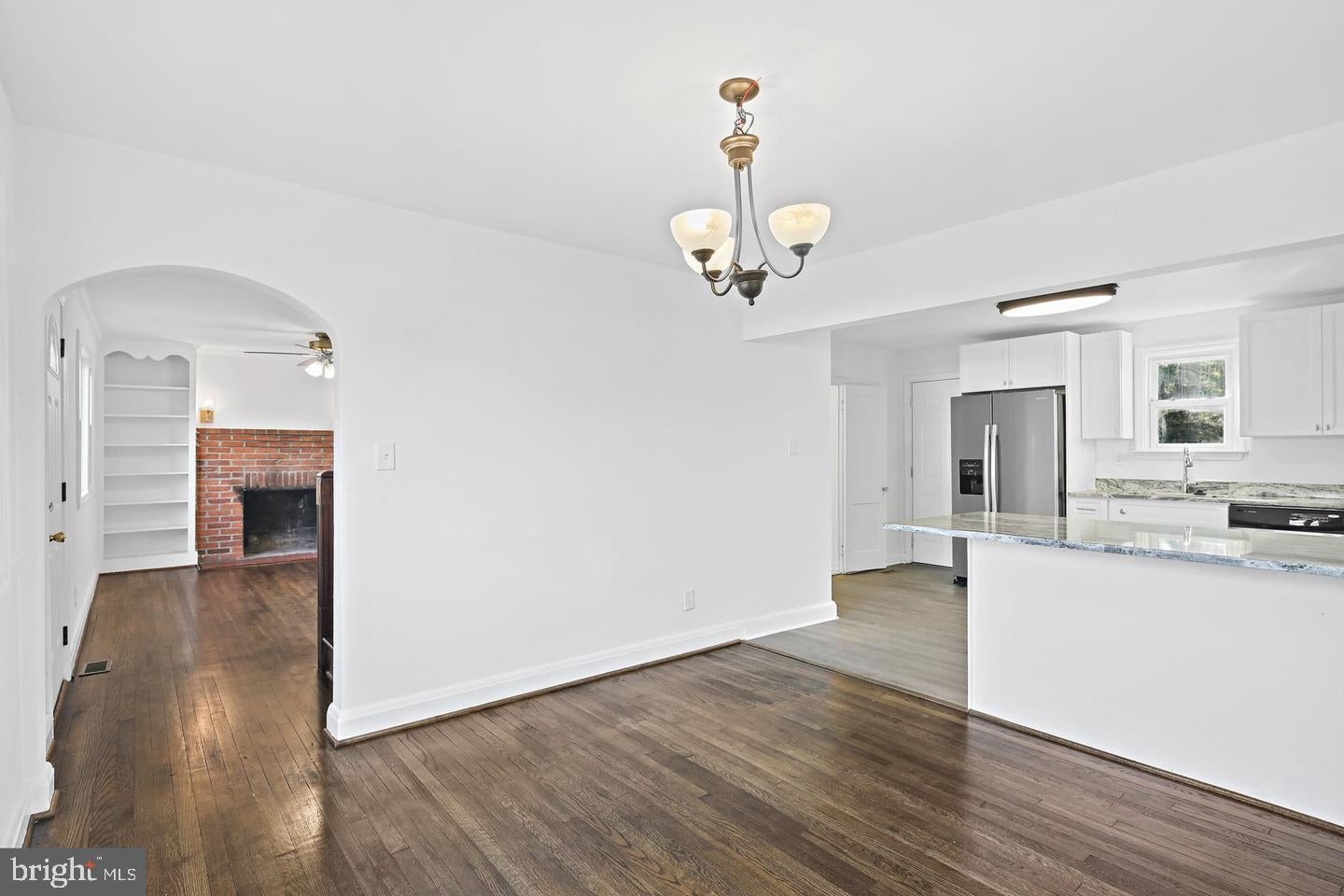 423 INGLESIDE AVENUE