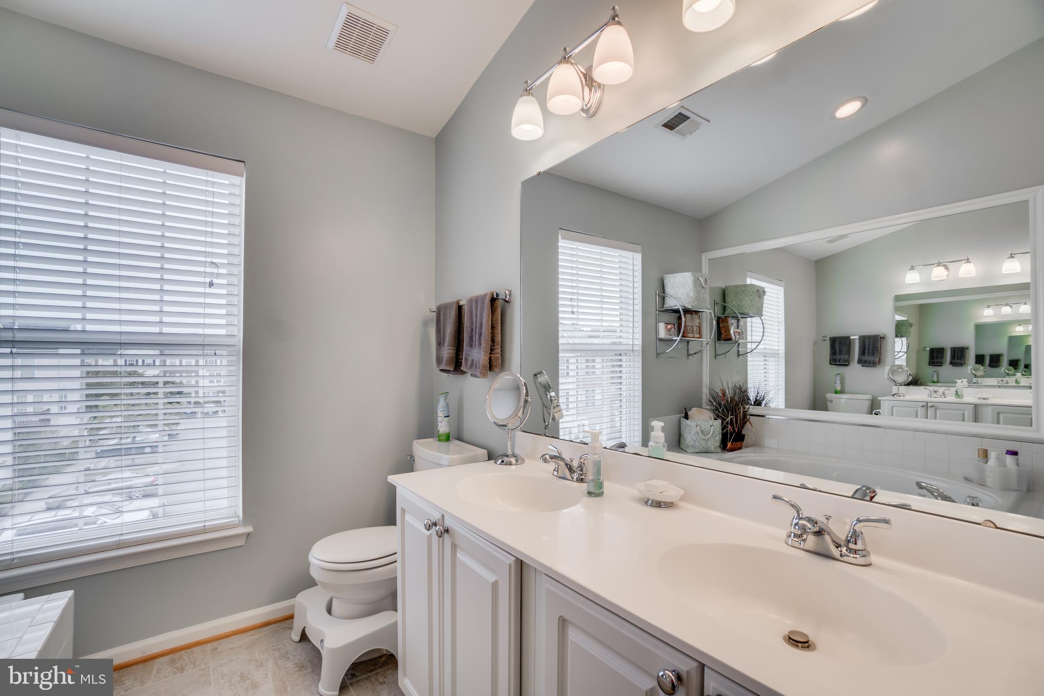 CEDAR LAKES - Residential Lease