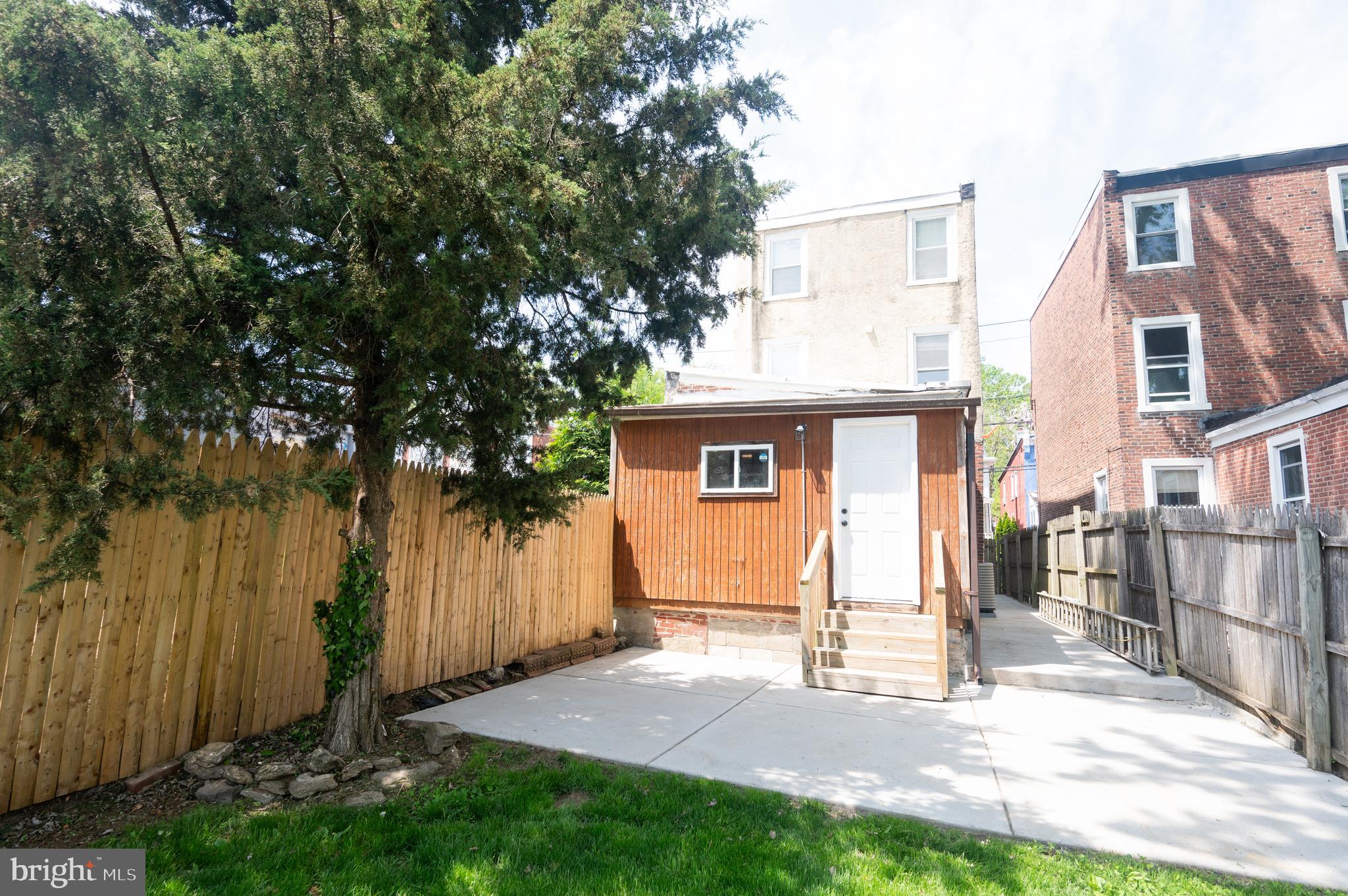 GERMANTOWN (EAST) - Residential