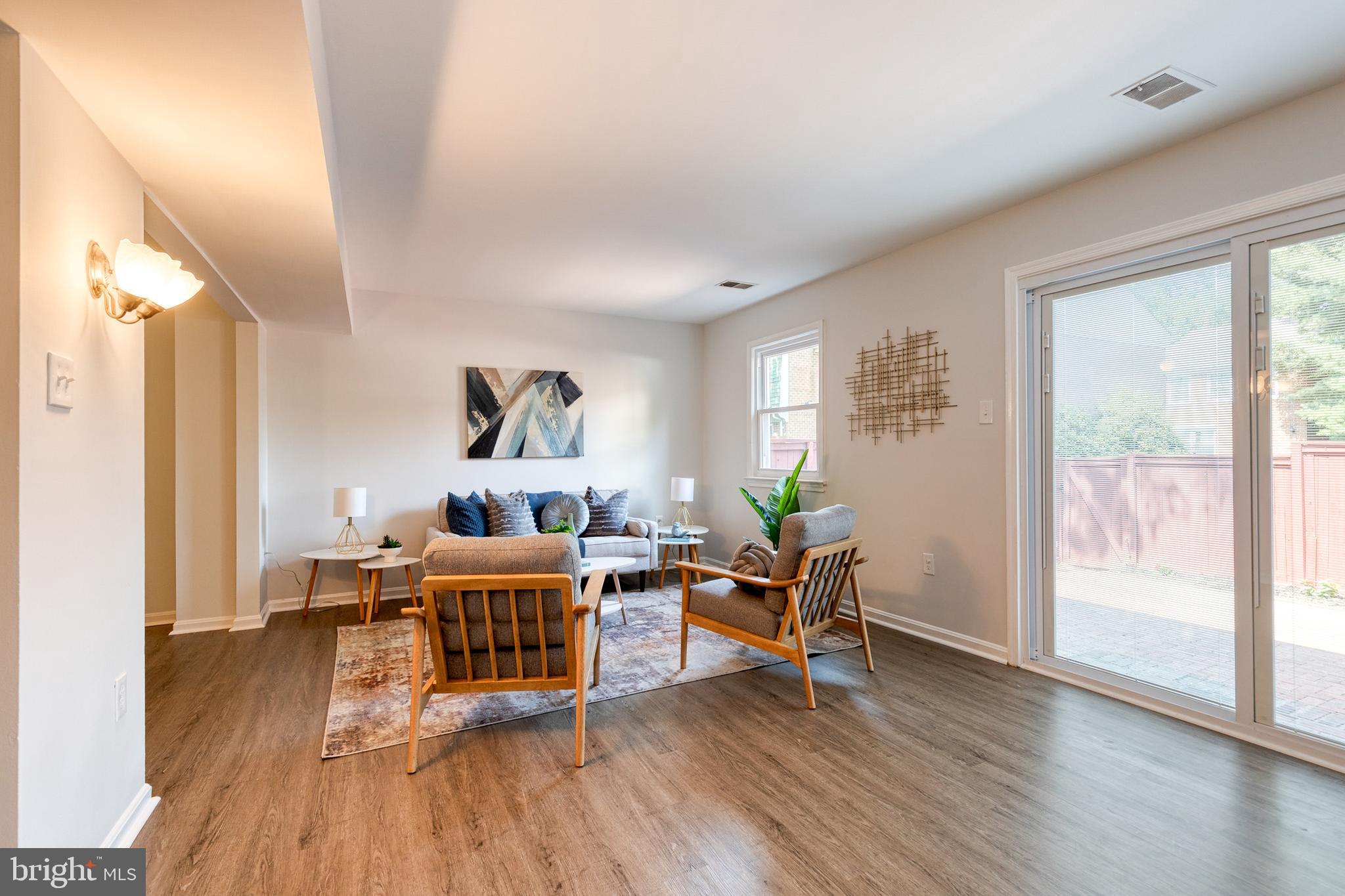 LONG REACH - Residential