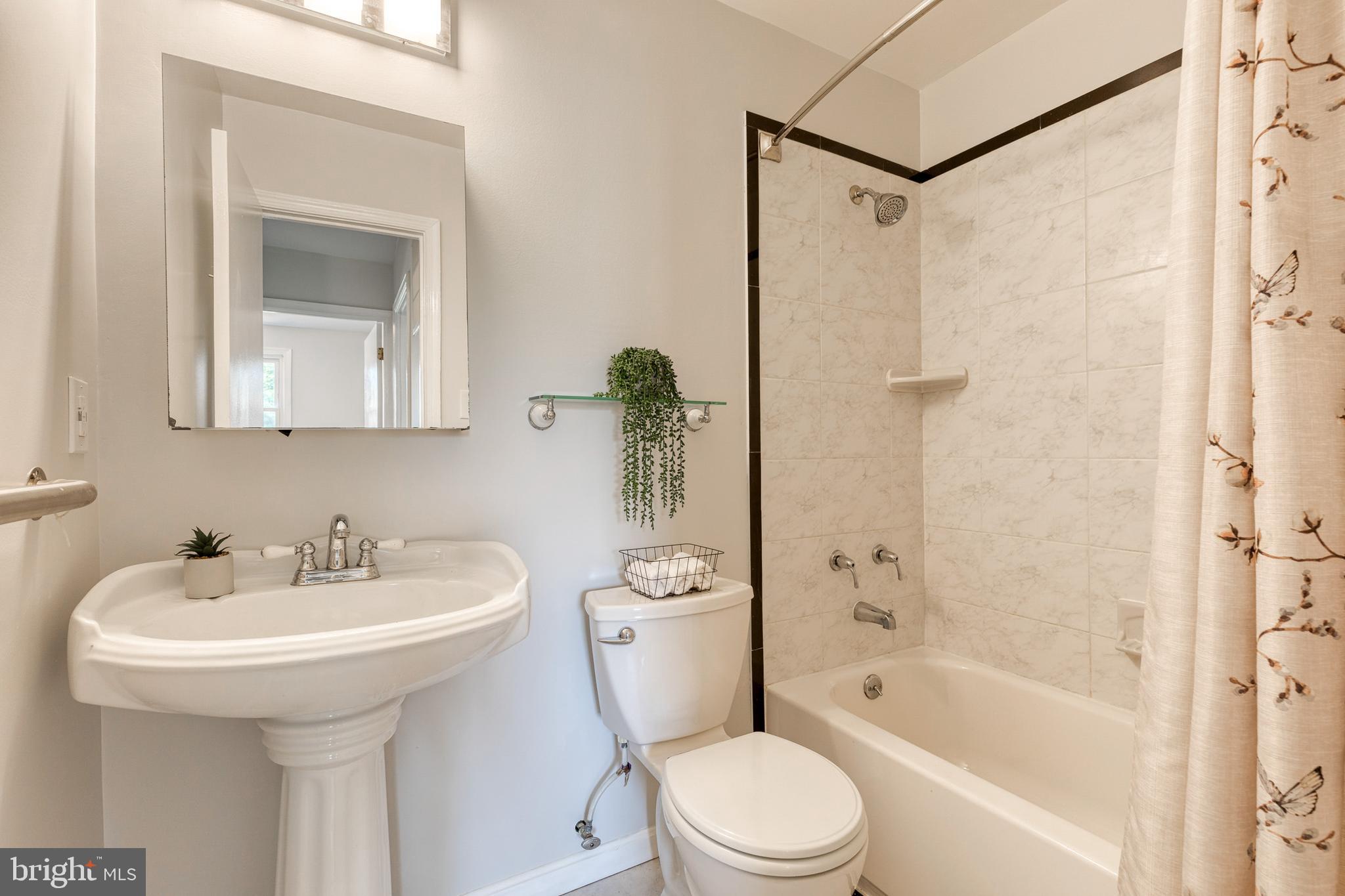 LONG REACH - Residential