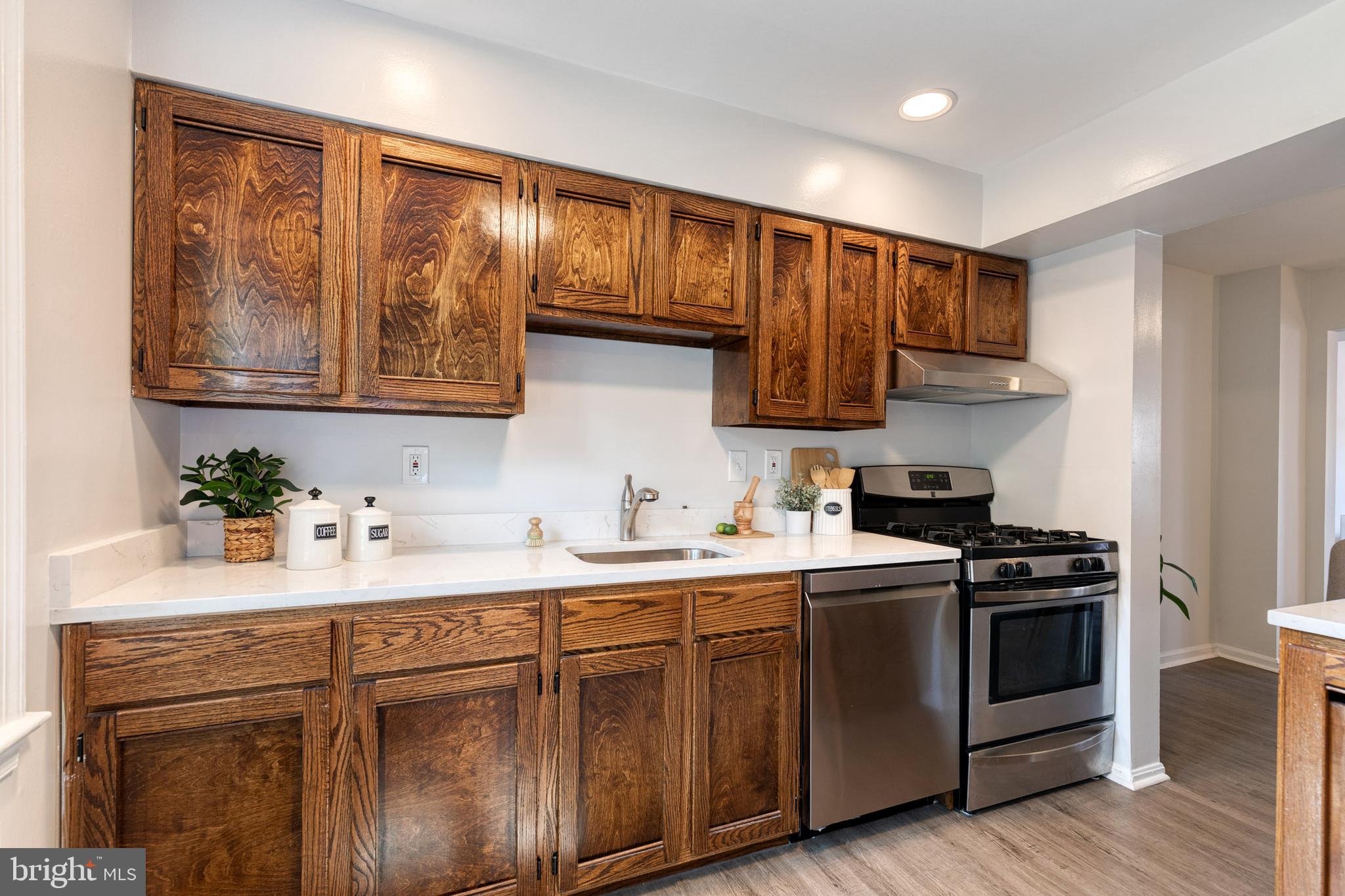 LONG REACH - Residential